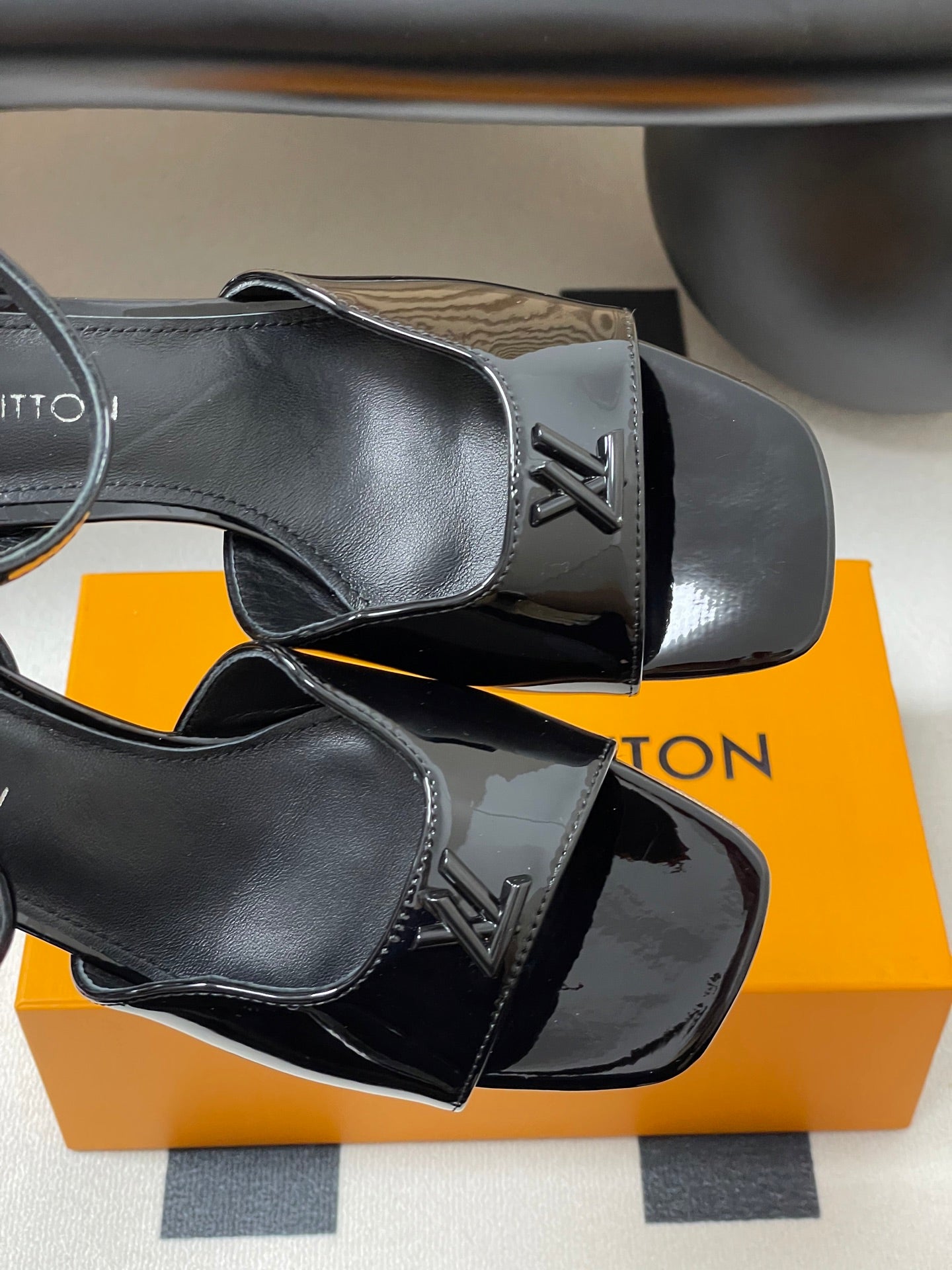 LuxluxHouse Best Quality Women Shoes Louis Vuitton
