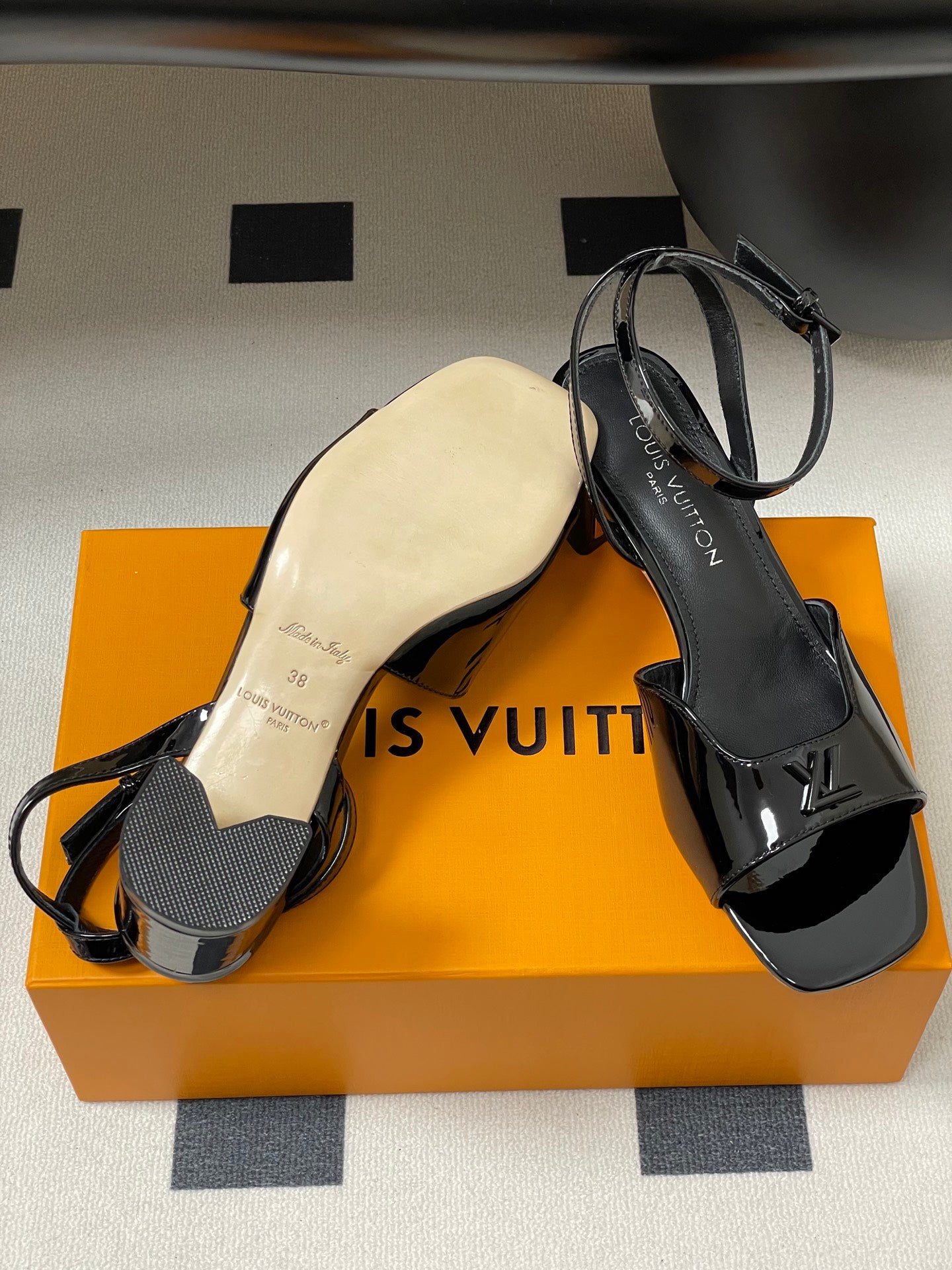 LuxluxHouse Best Quality Women Shoes Louis Vuitton