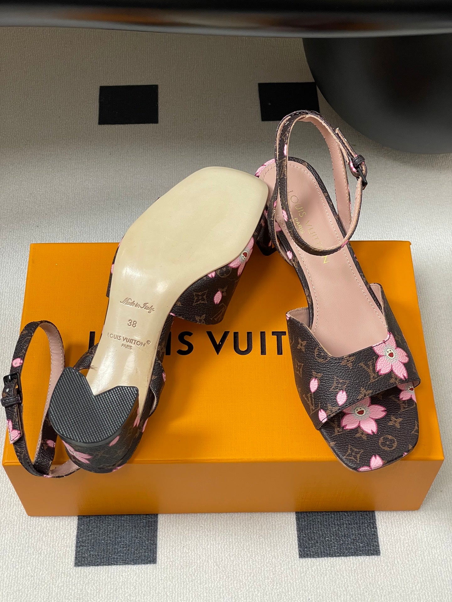 LuxluxHouse Best Quality Women Shoes Louis Vuitton
