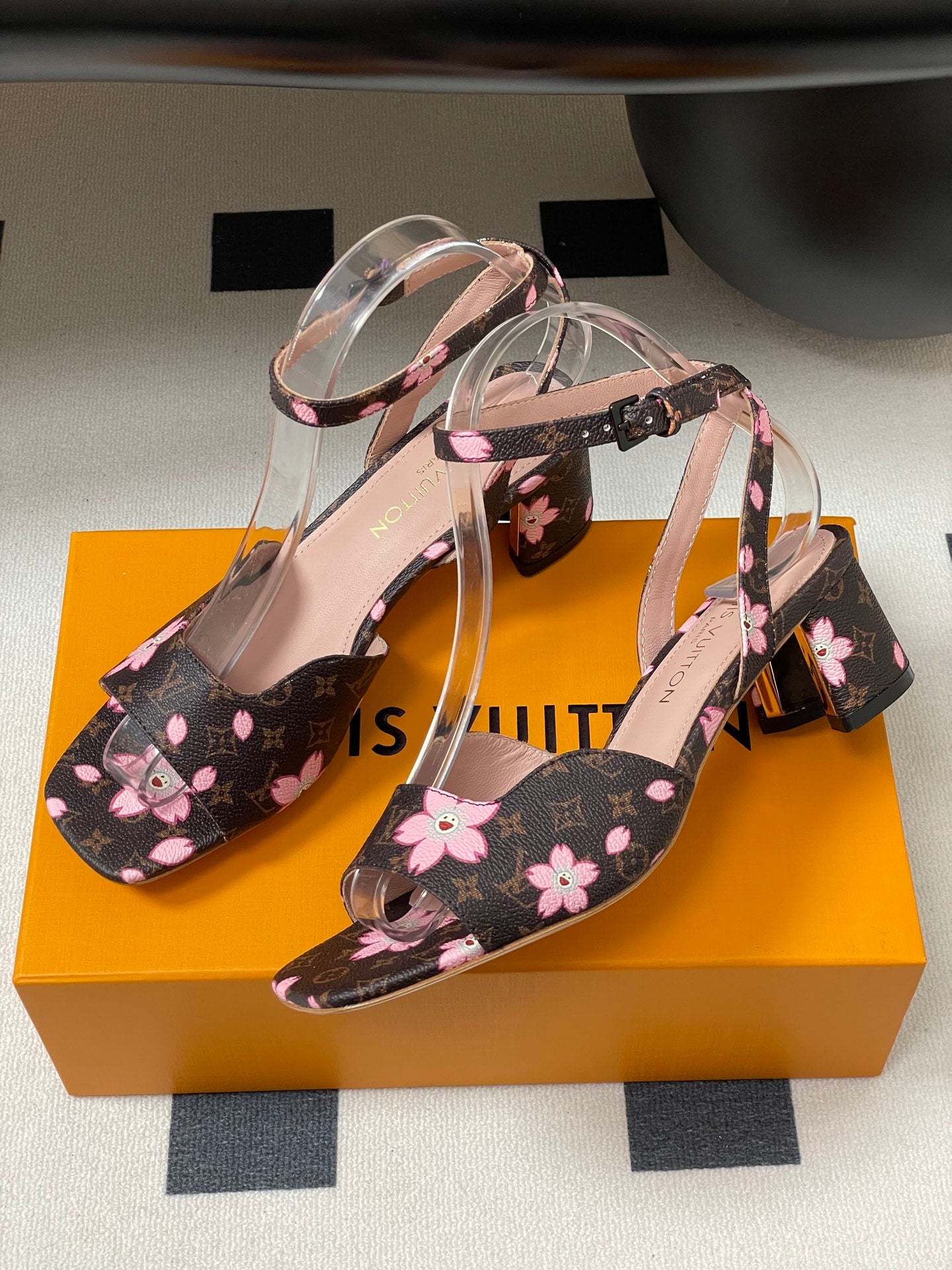 LuxluxHouse Best Quality Women Shoes Louis Vuitton