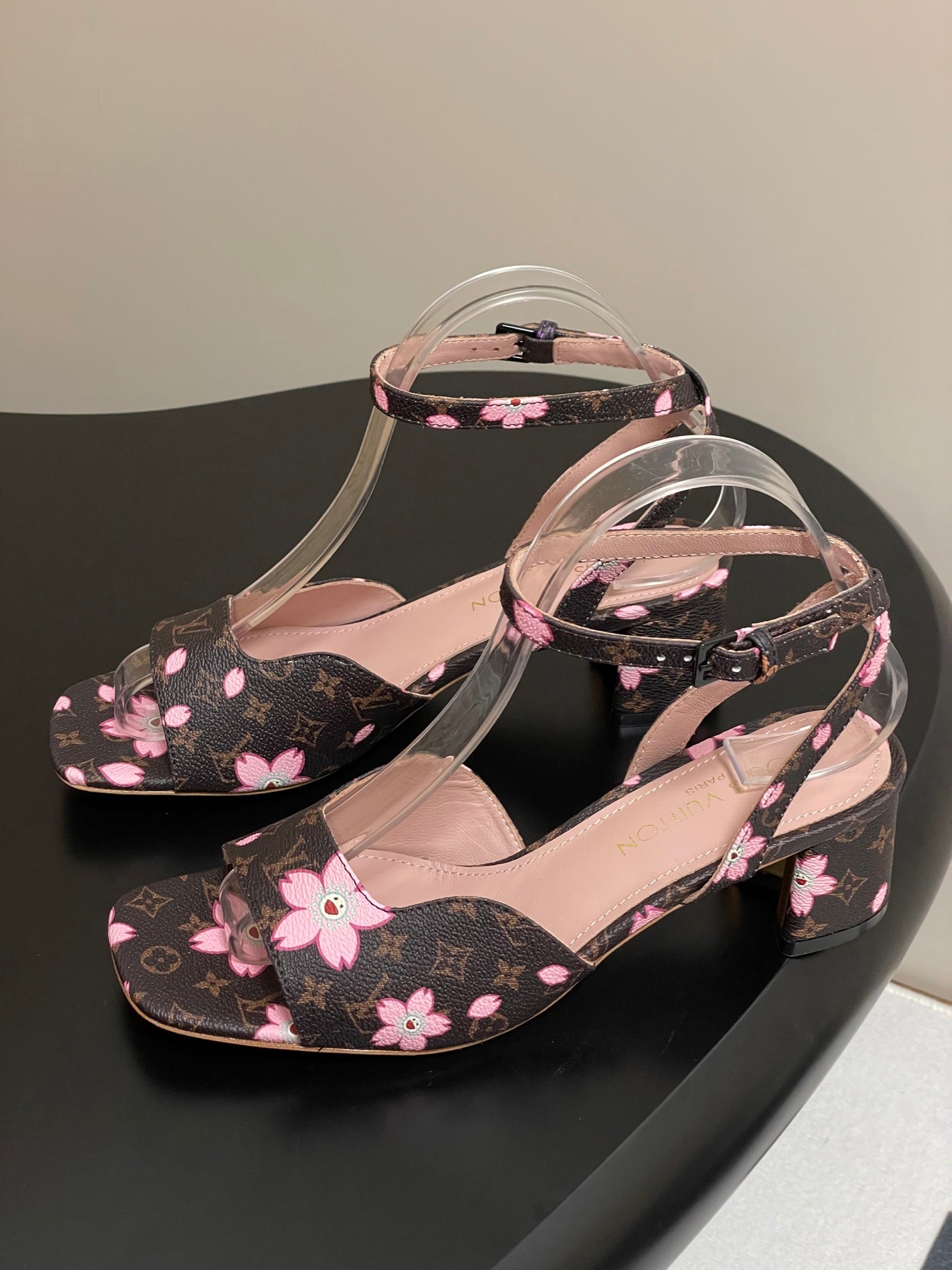 LuxluxHouse Best Quality Women Shoes Louis Vuitton