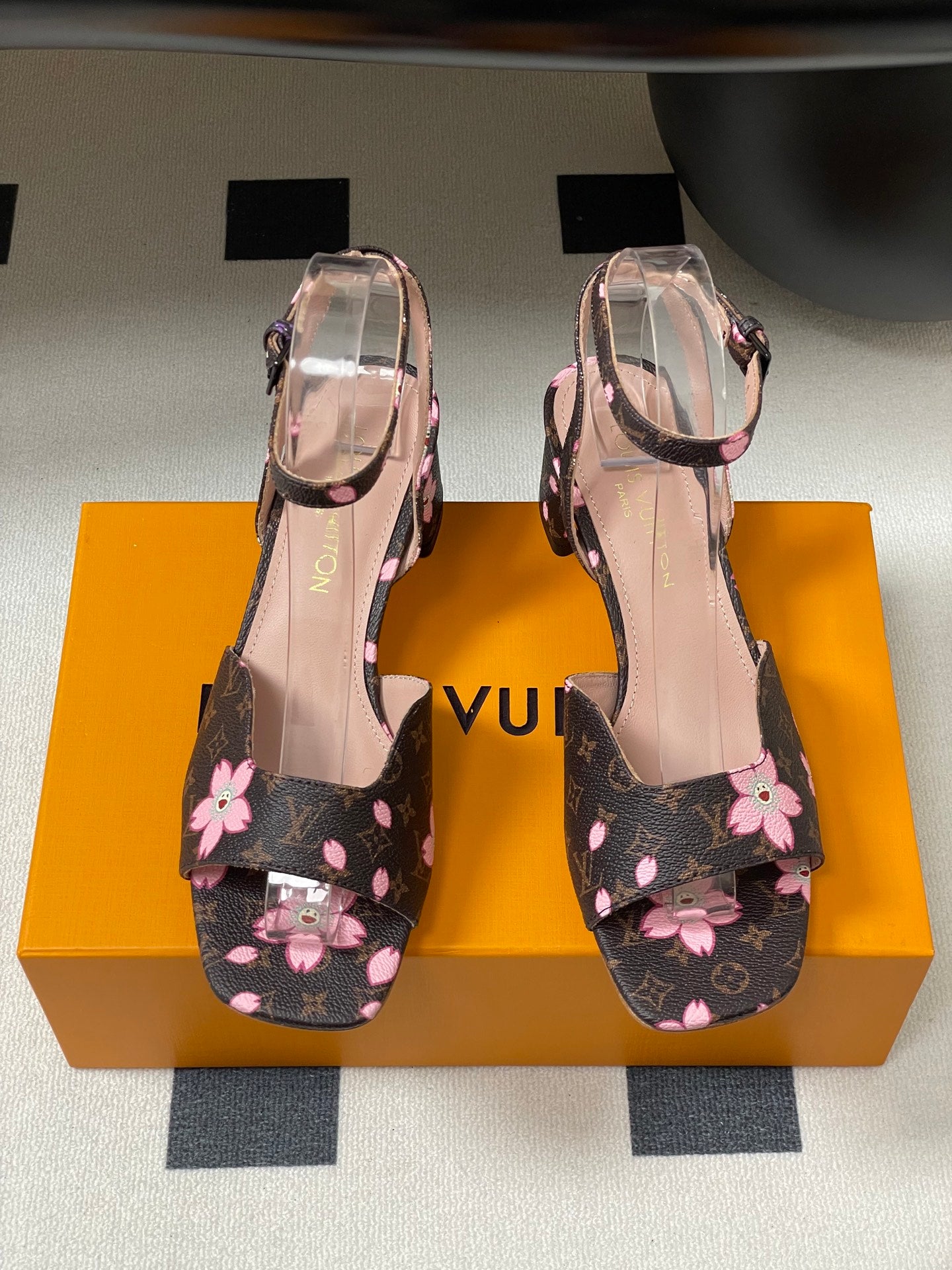 LuxluxHouse Best Quality Women Shoes Louis Vuitton