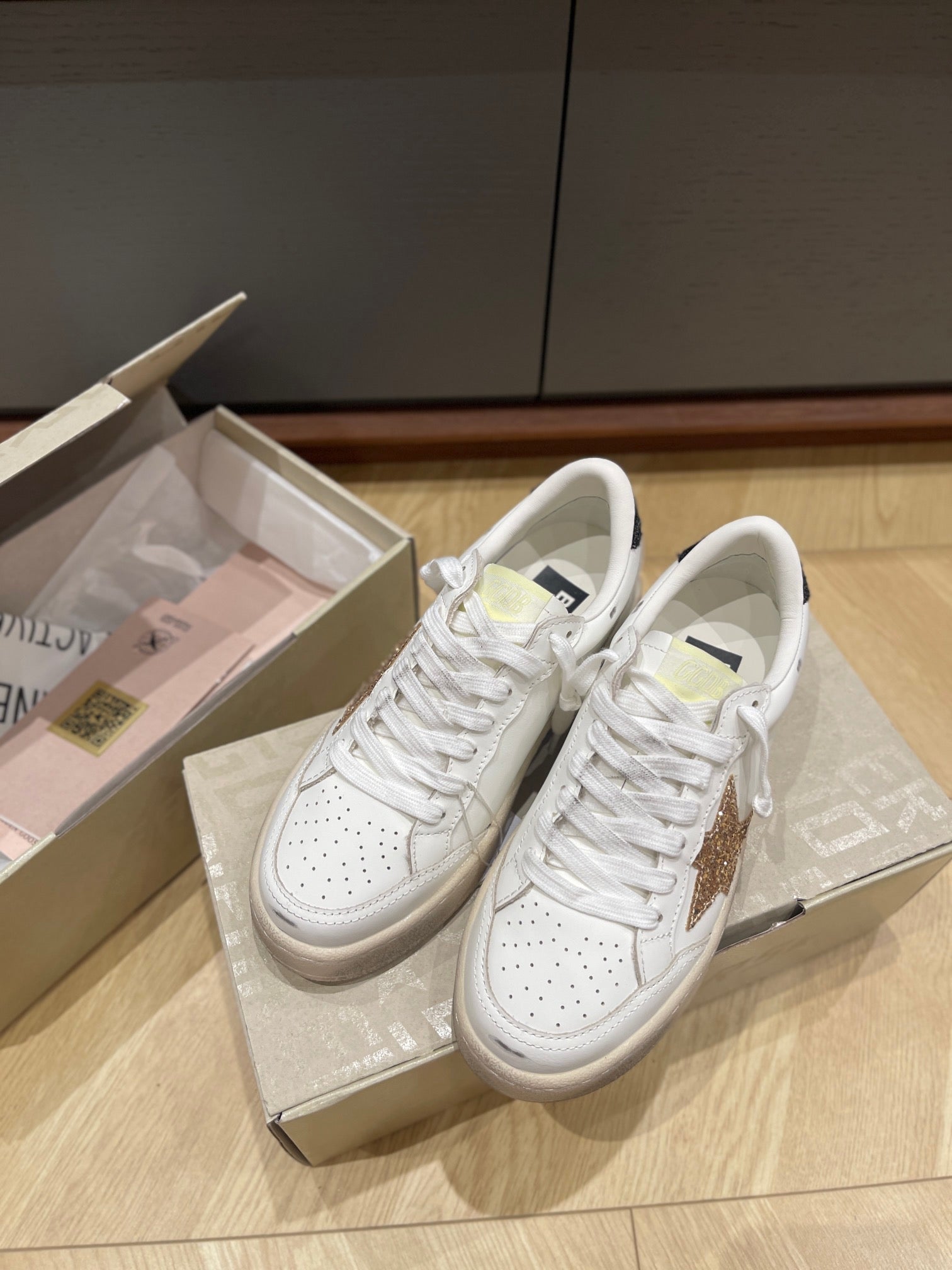 LuxluxHouse Best Quality Shoes Golden Goose