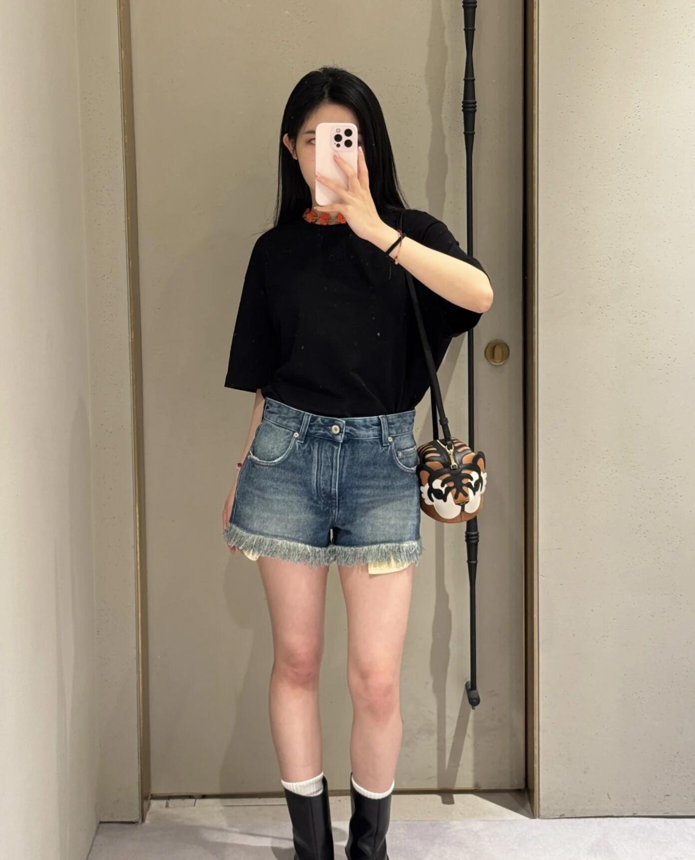 LuxluxHouse Best Quality Clothes T-shirt Loewe