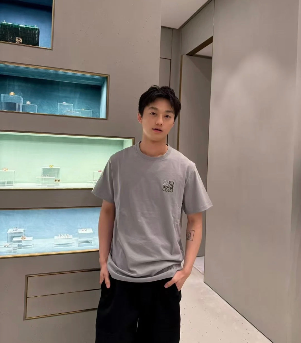 LuxluxHouse Best Quality Clothes T-shirt Loewe