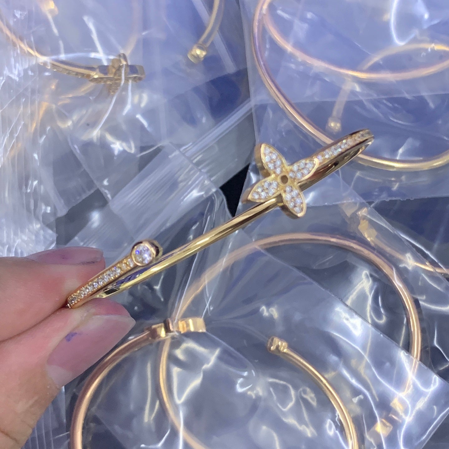 LuxluxHouse Low Price And High Quality Accessories Louis Vuitton