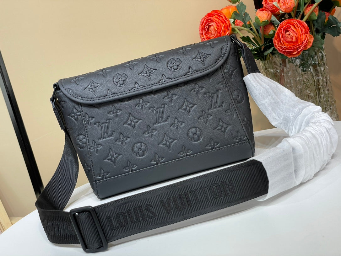 LuxluxHouse Best Quality Bags Louis Vuitton Men
