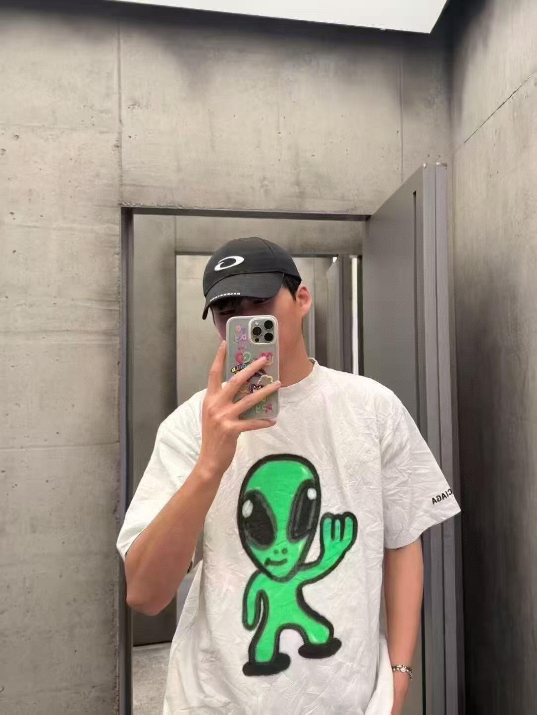 LuxluxHouse Best Quality Clothes Balenciaga T-shirt