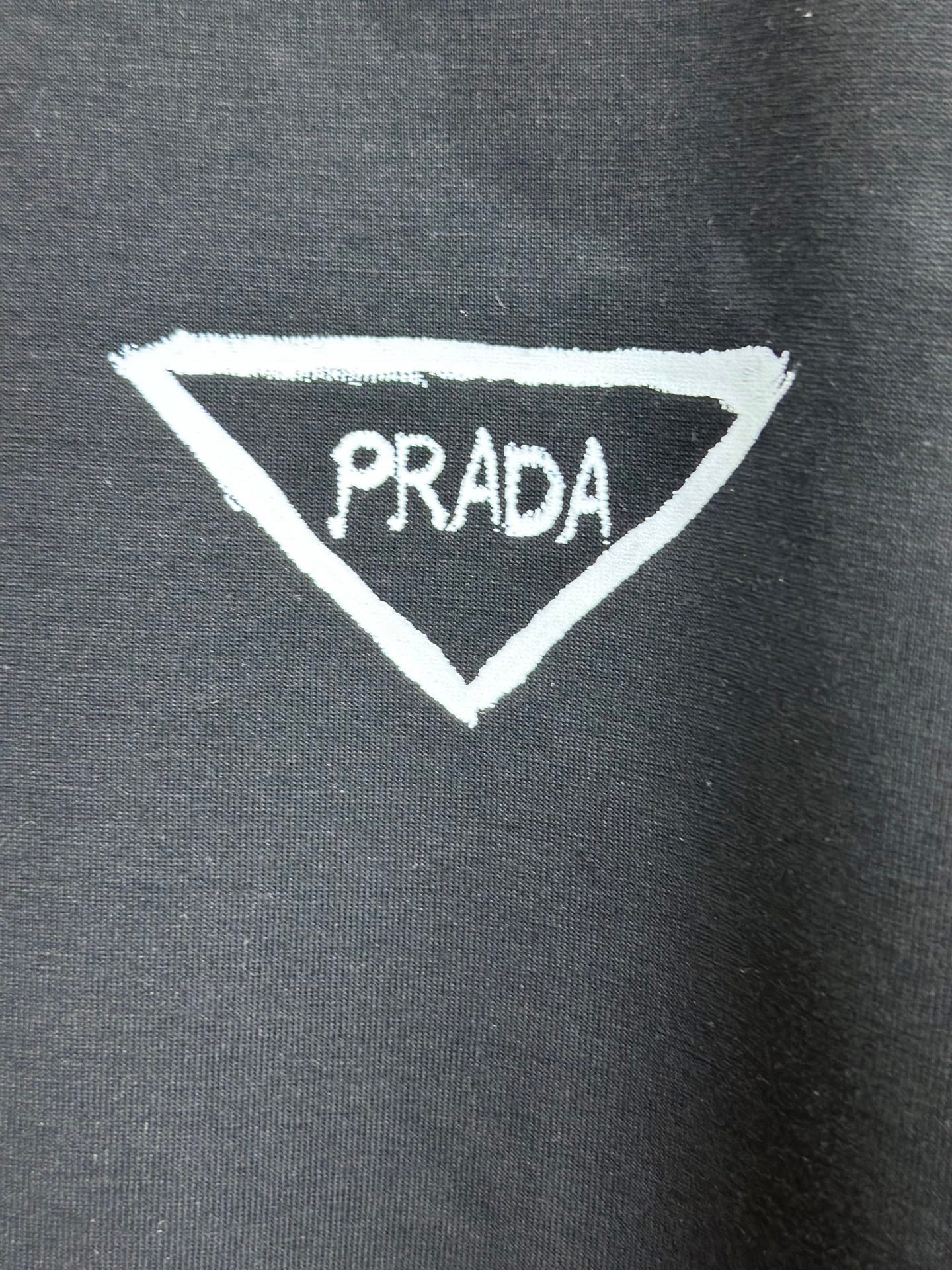 LuxluxHouse Best Quality Clothes T-shirt Prada