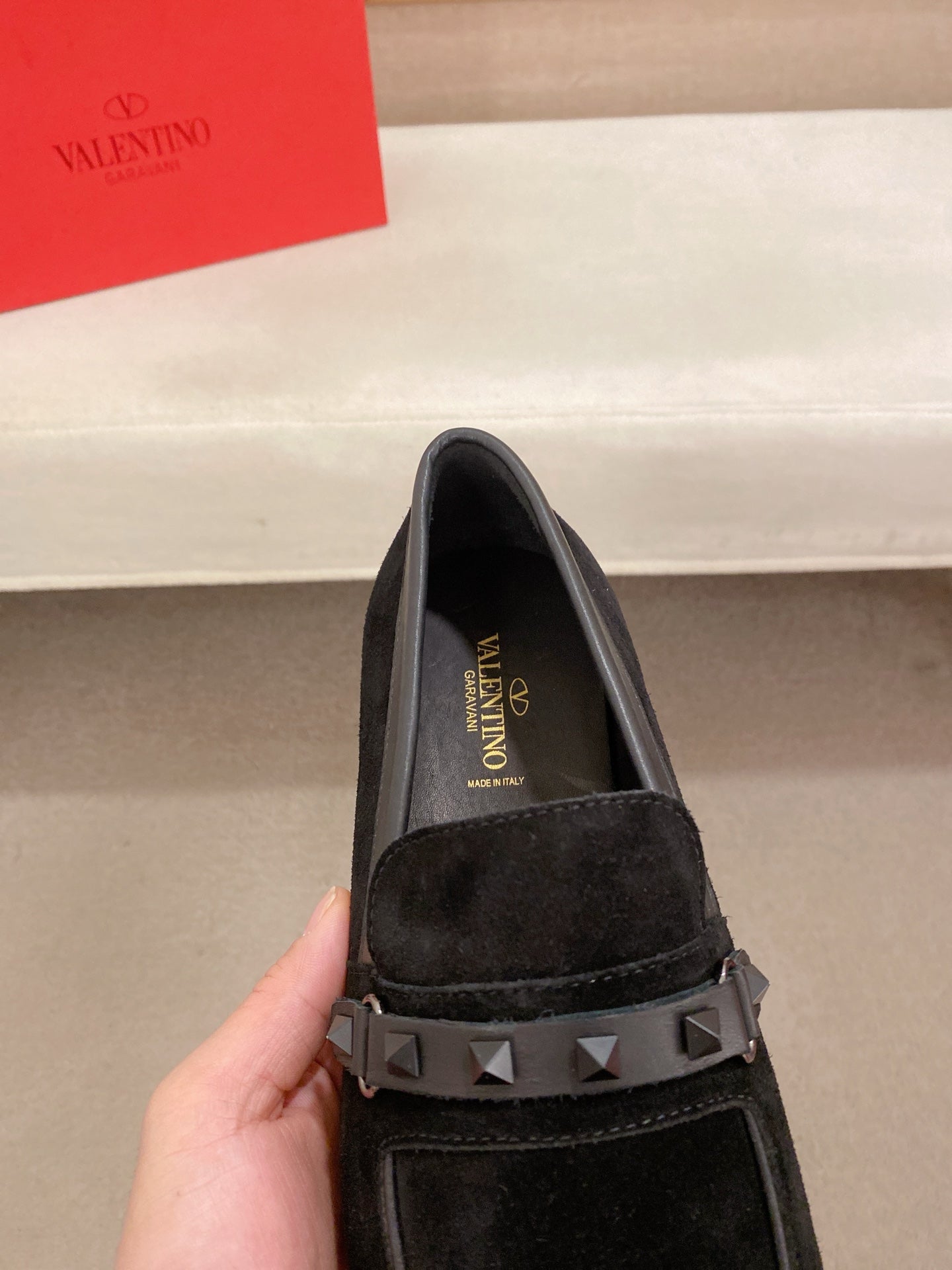 LuxluxHouse Best Quality Shoes Valentino