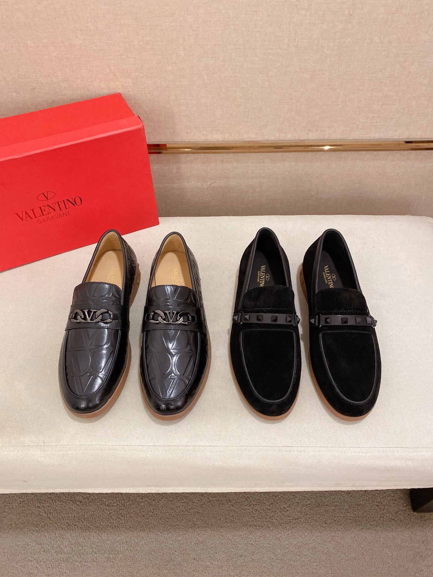 LuxluxHouse Best Quality Shoes Valentino