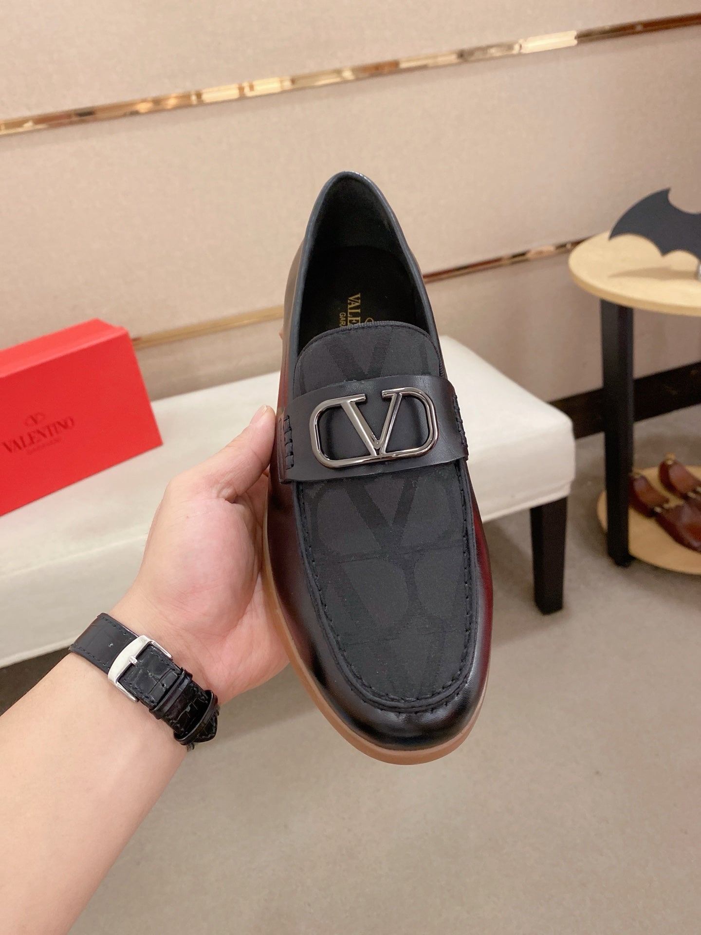 LuxluxHouse Best Quality Shoes Valentino