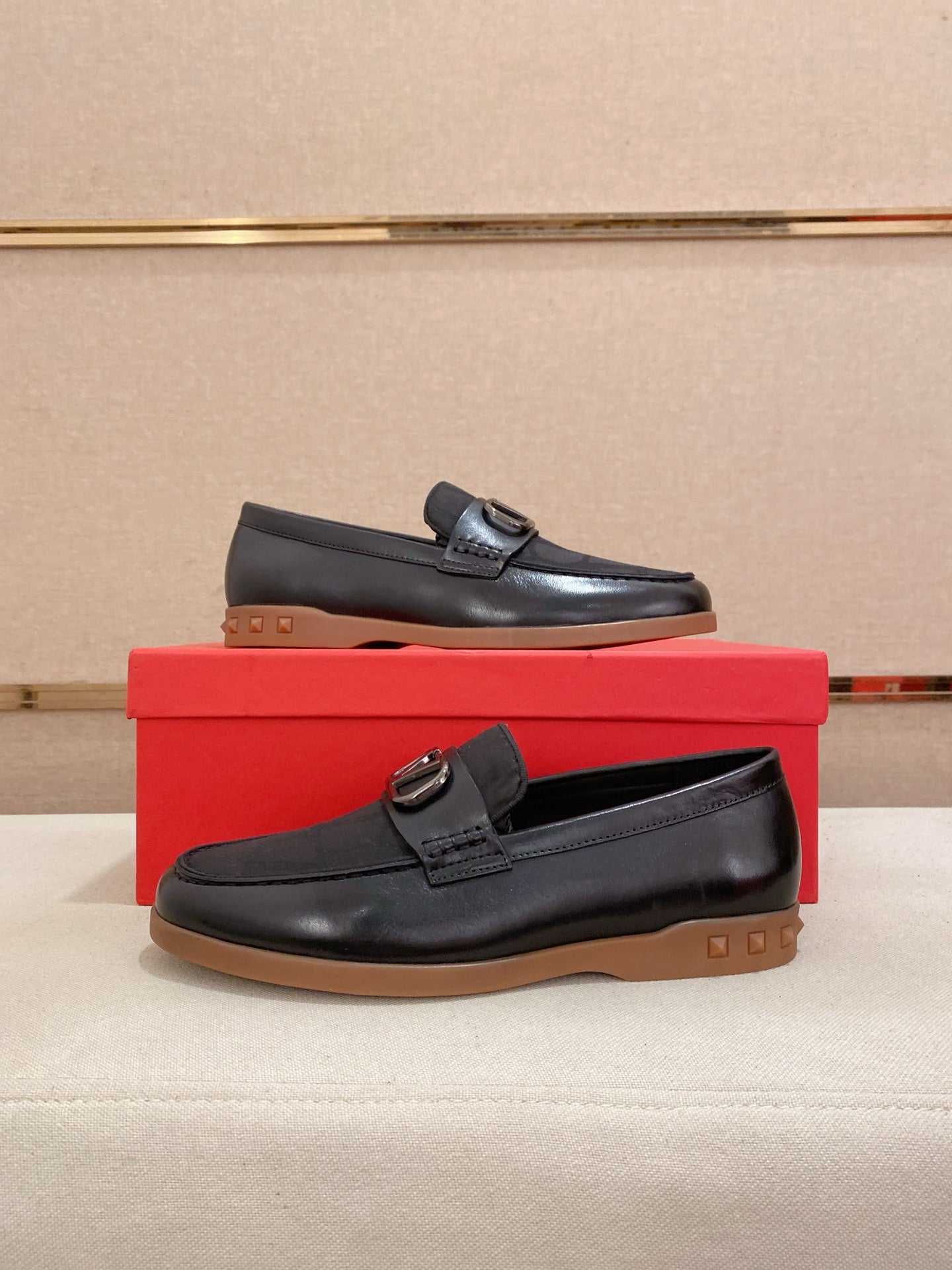 LuxluxHouse Best Quality Shoes Valentino