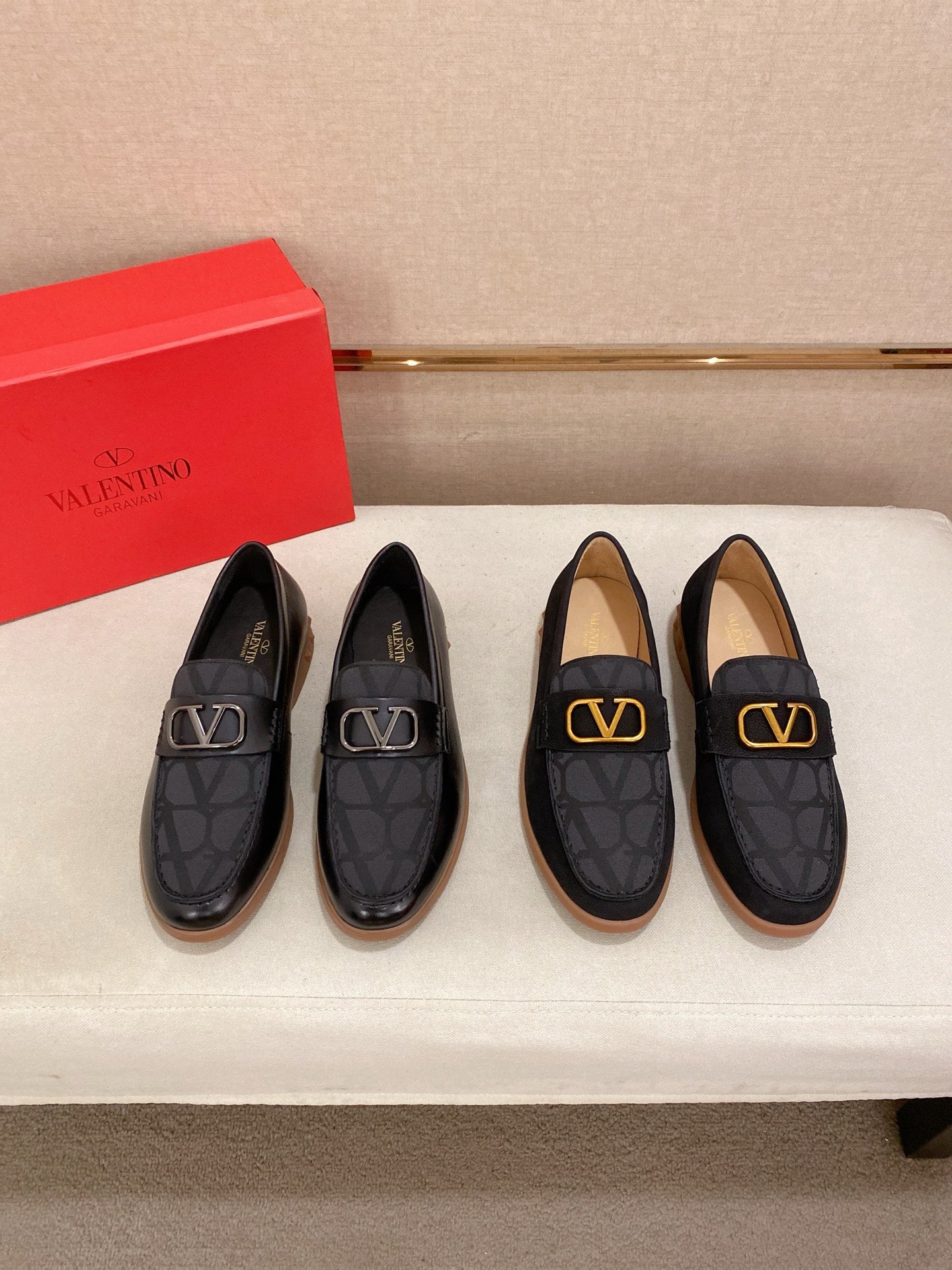 LuxluxHouse Best Quality Shoes Valentino