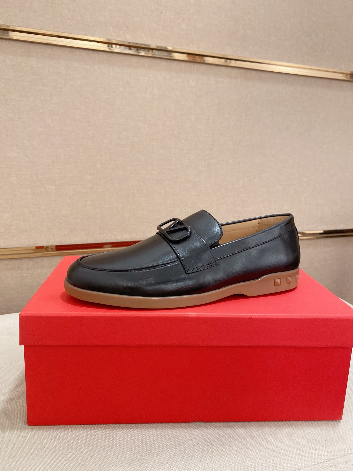 LuxluxHouse Best Quality Shoes Valentino