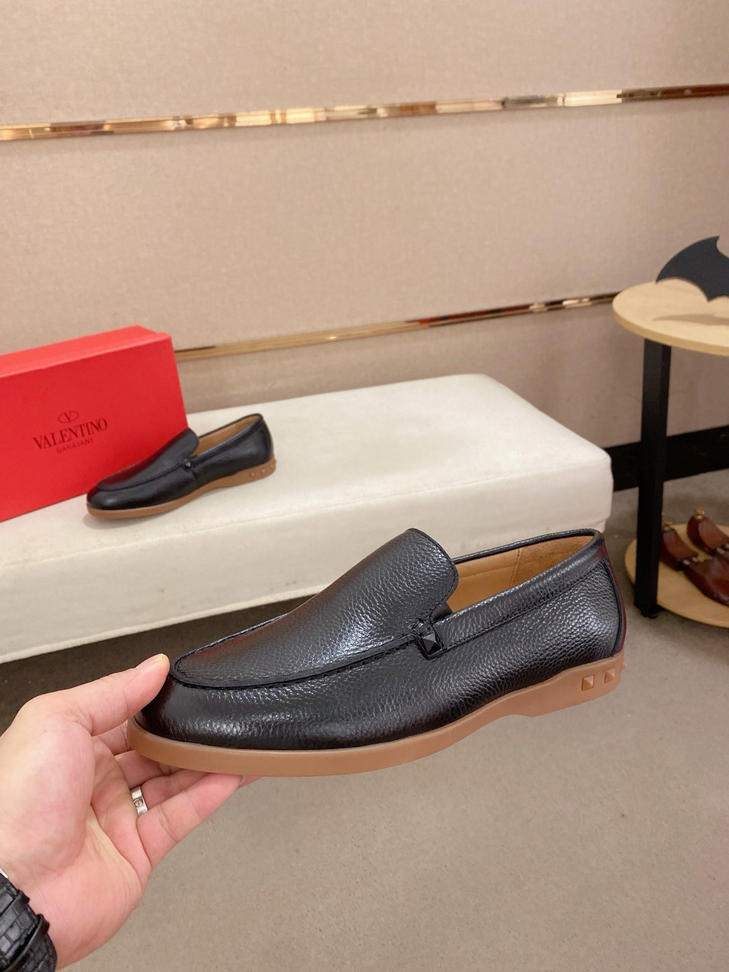 LuxluxHouse Best Quality Shoes Valentino