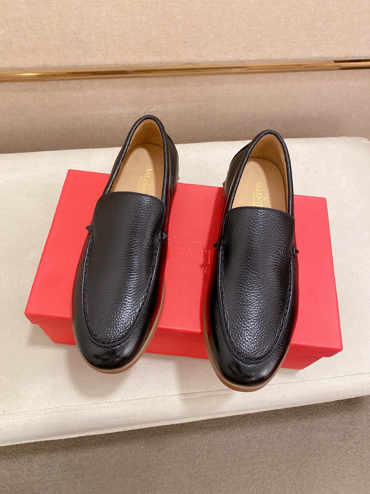 LuxluxHouse Best Quality Shoes Valentino