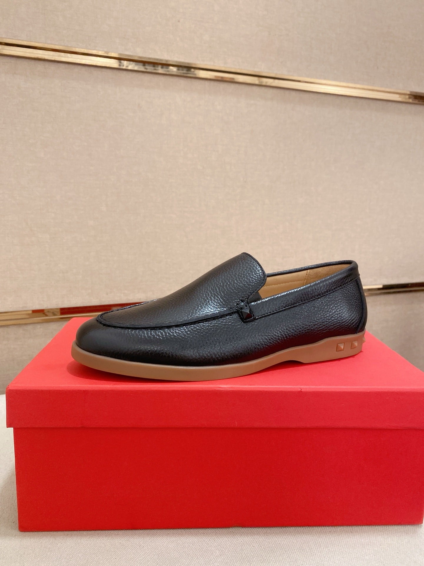 LuxluxHouse Best Quality Shoes Valentino