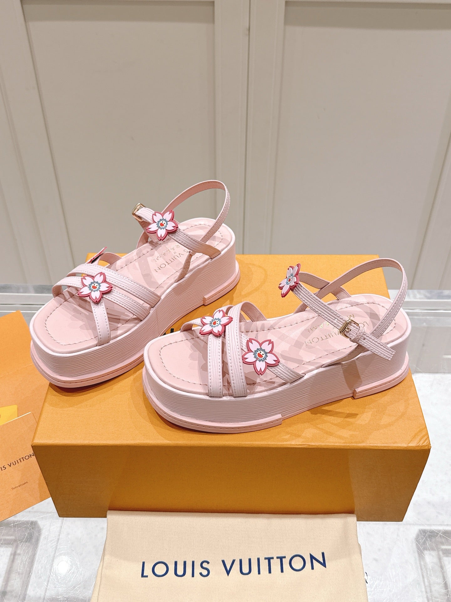 LuxluxHouse Best Quality Women Shoes Louis Vuitton