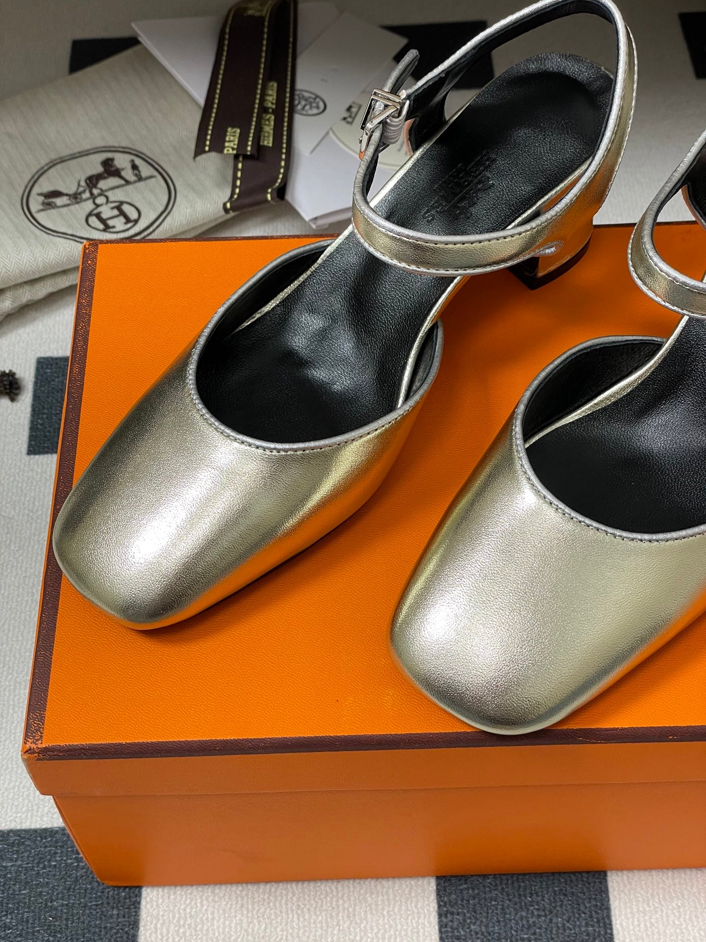 LuxluxHouse Best Quality Women Shoes Hermes
