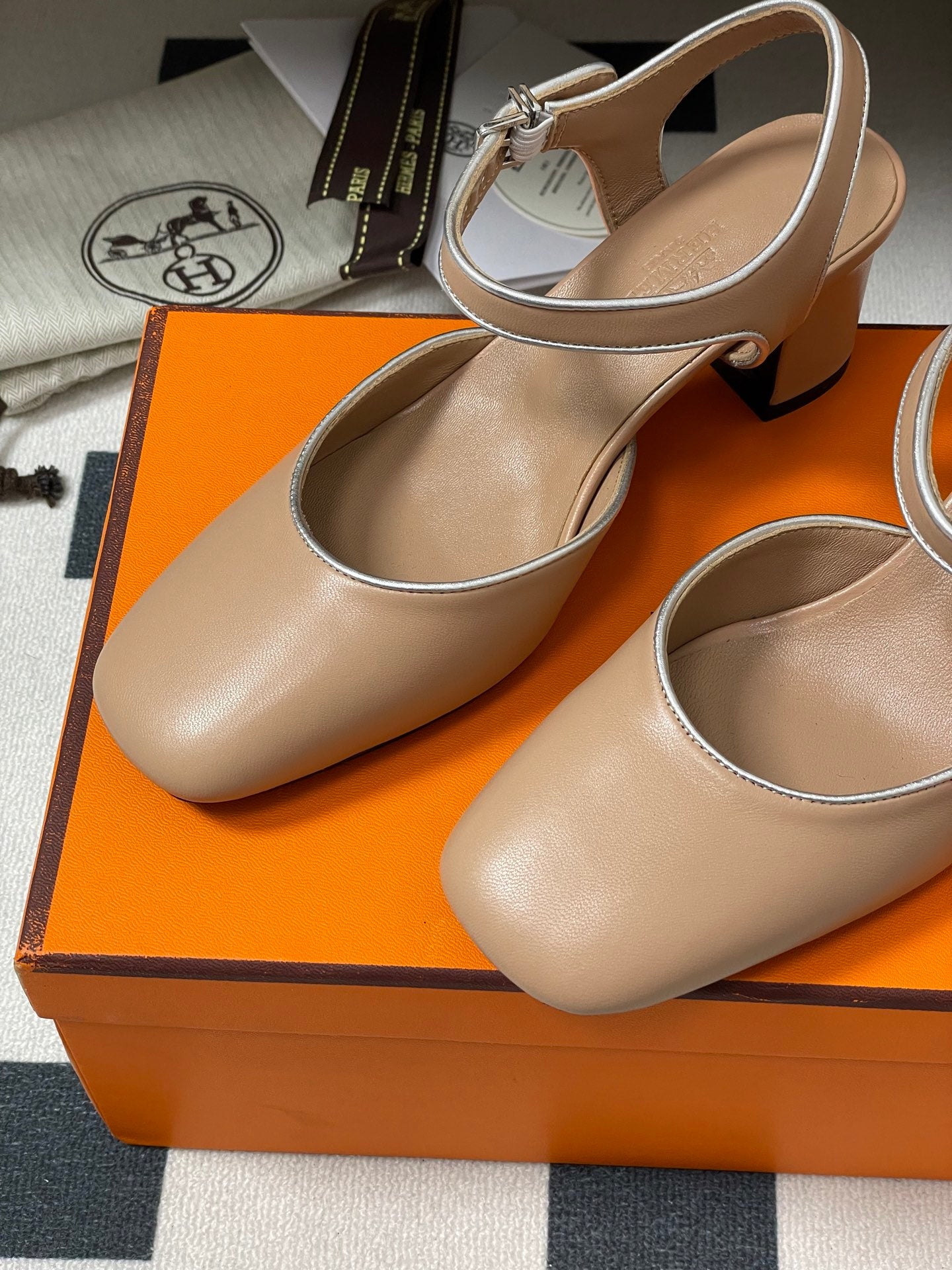 LuxluxHouse Best Quality Women Shoes Hermes