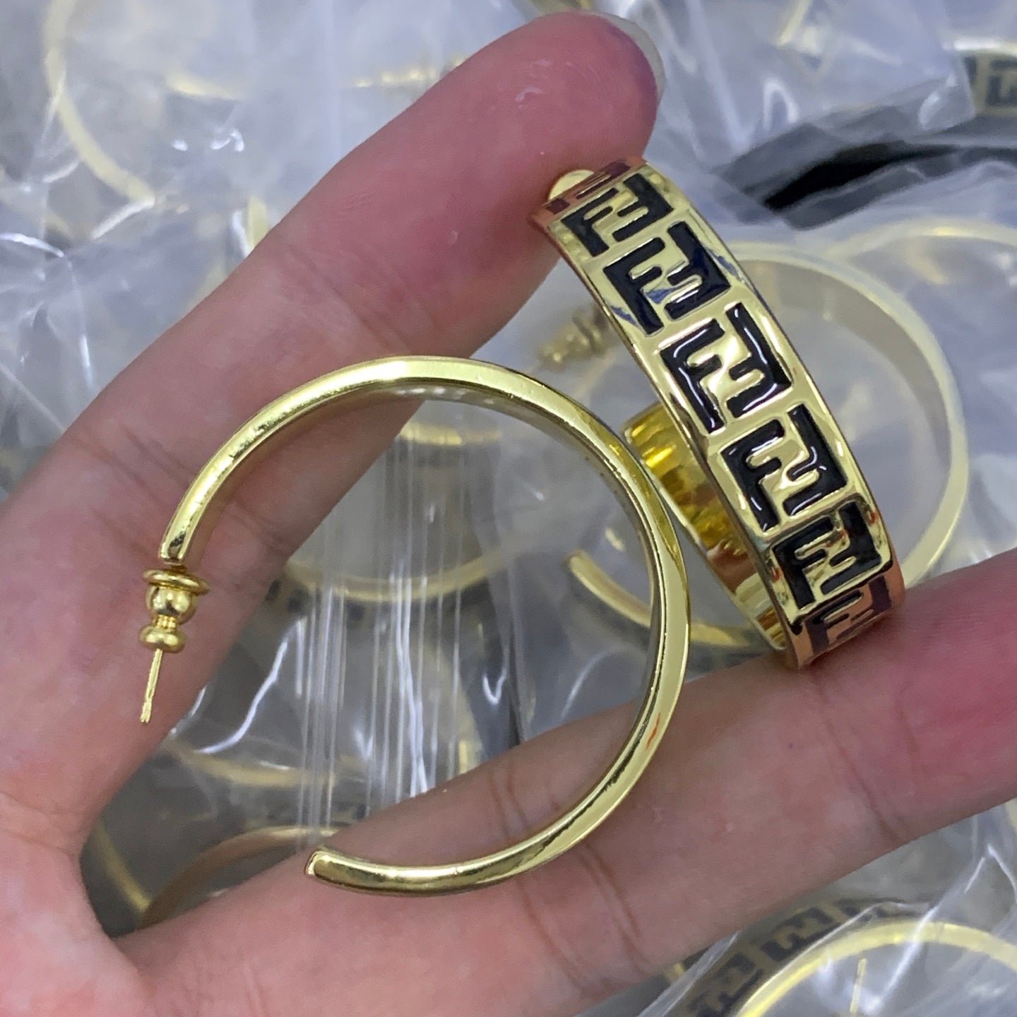 luxluxhouse Low price and high quality accessories Fendi