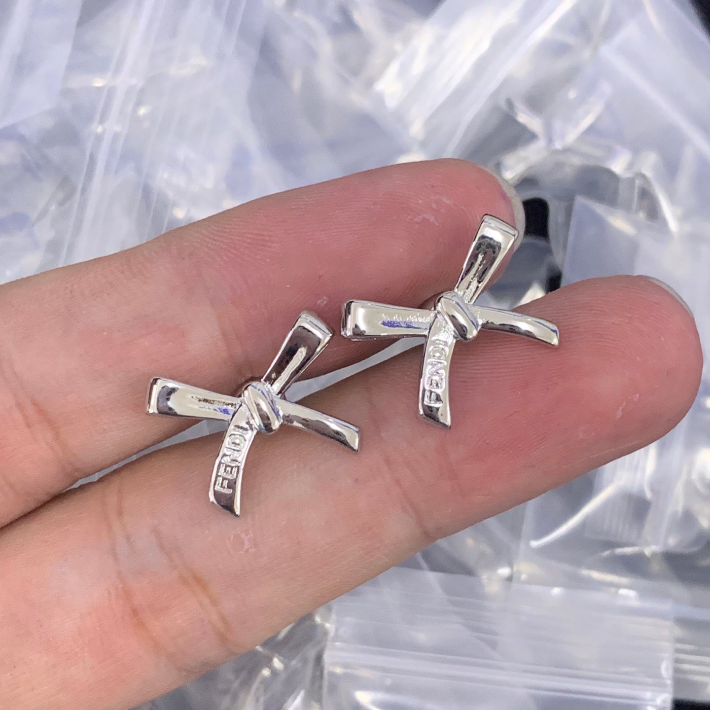 luxluxhouse Low price and high quality accessories Fendi