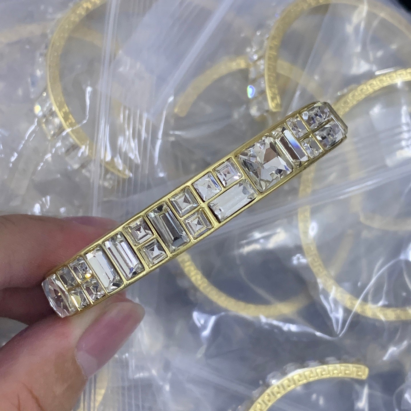 luxluxhouse Low price and high quality accessories Versace