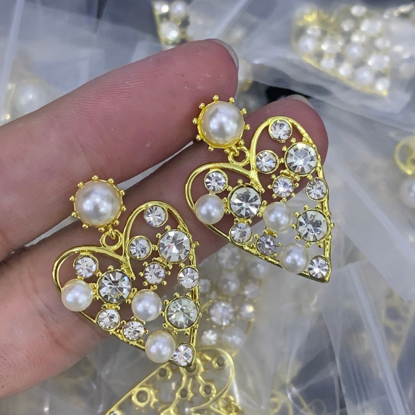 luxluxhouse Low price and high quality accessories Miu Miu