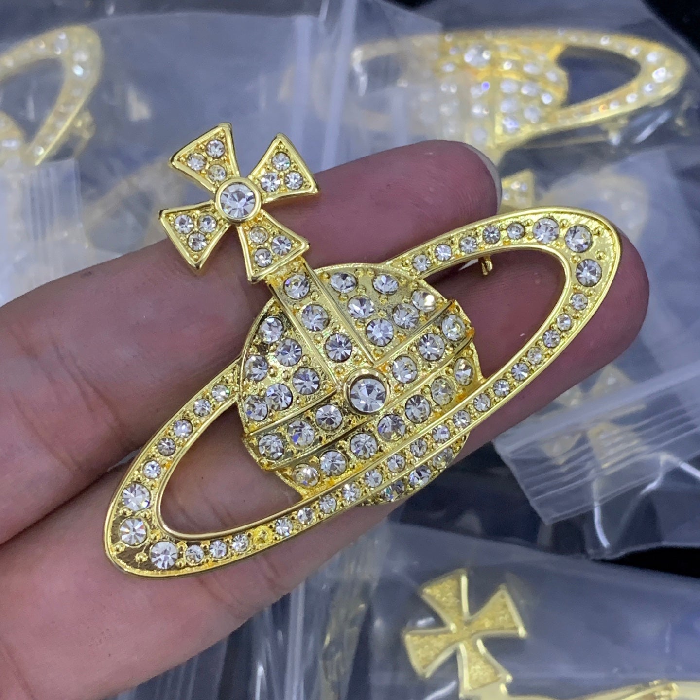 luxluxhouse Low price and high quality accessories Vivienne Westwood