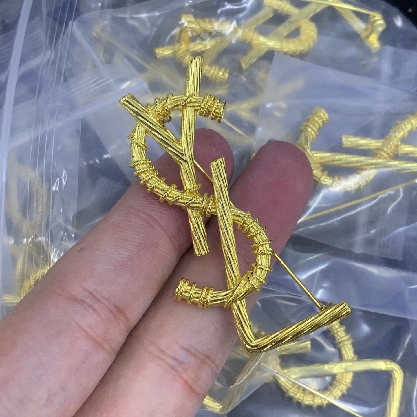 luxluxhouse Low price and high quality accessories YSL