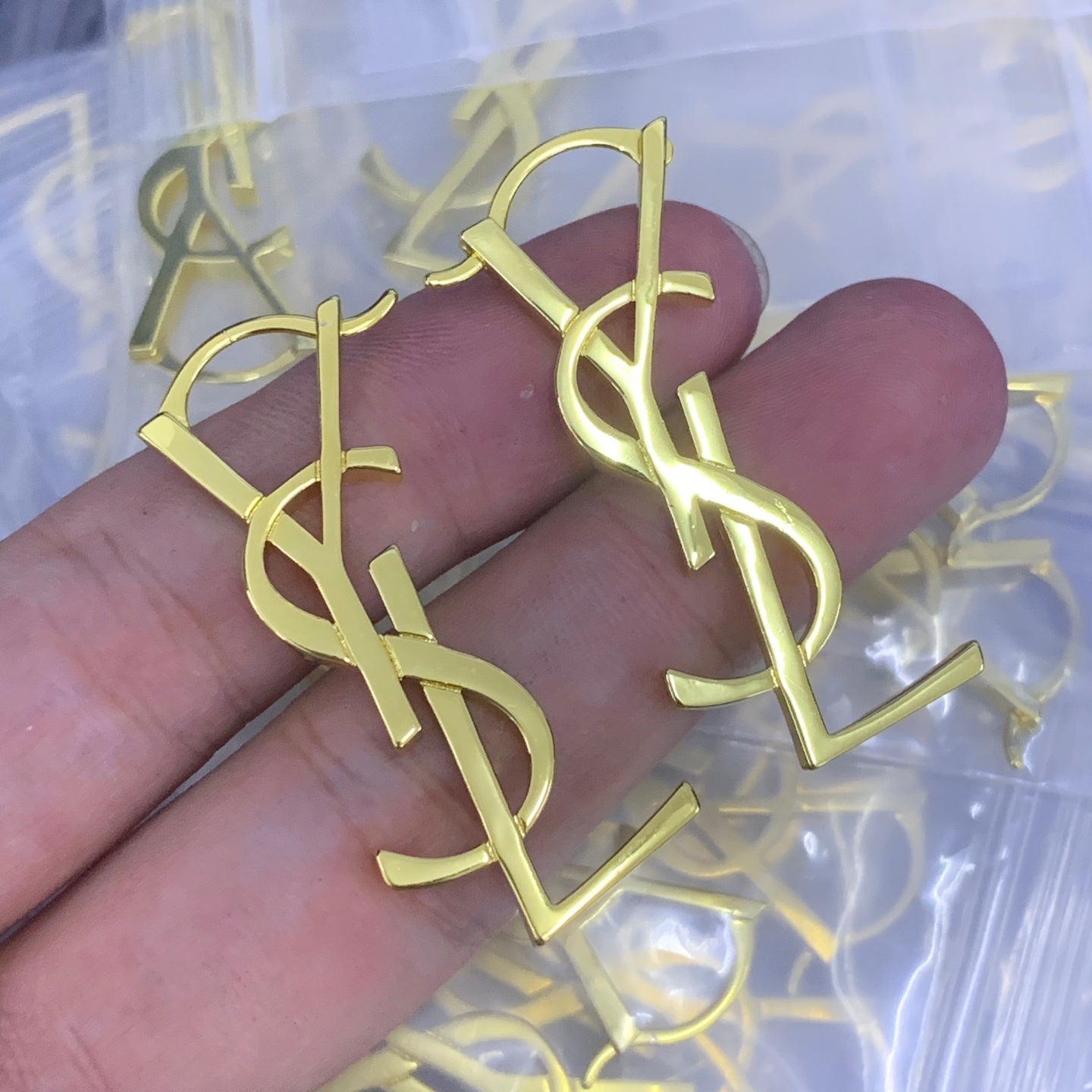 luxluxhouse Low price and high quality accessories YSL