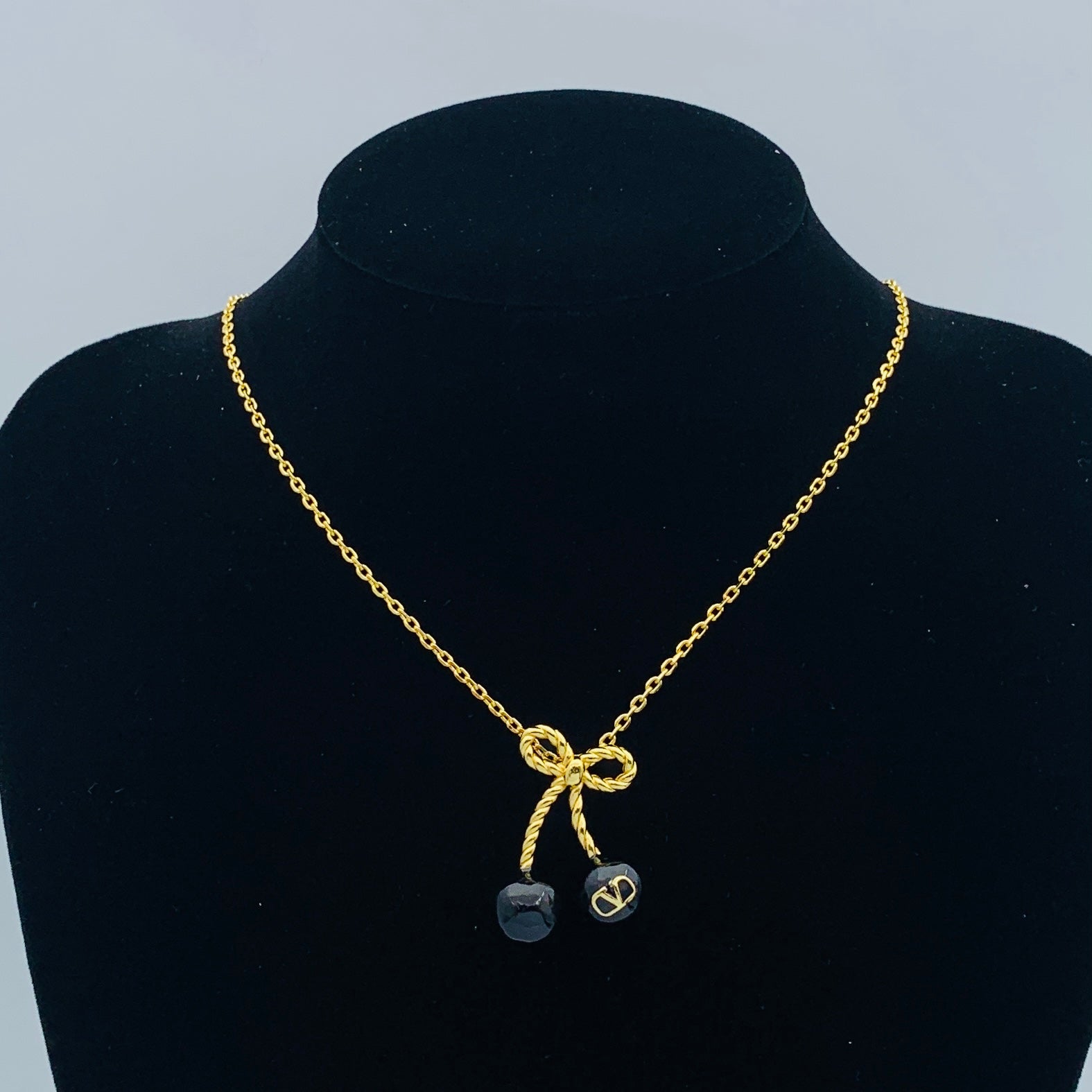 luxluxhouse Low price and high quality accessories Valentino