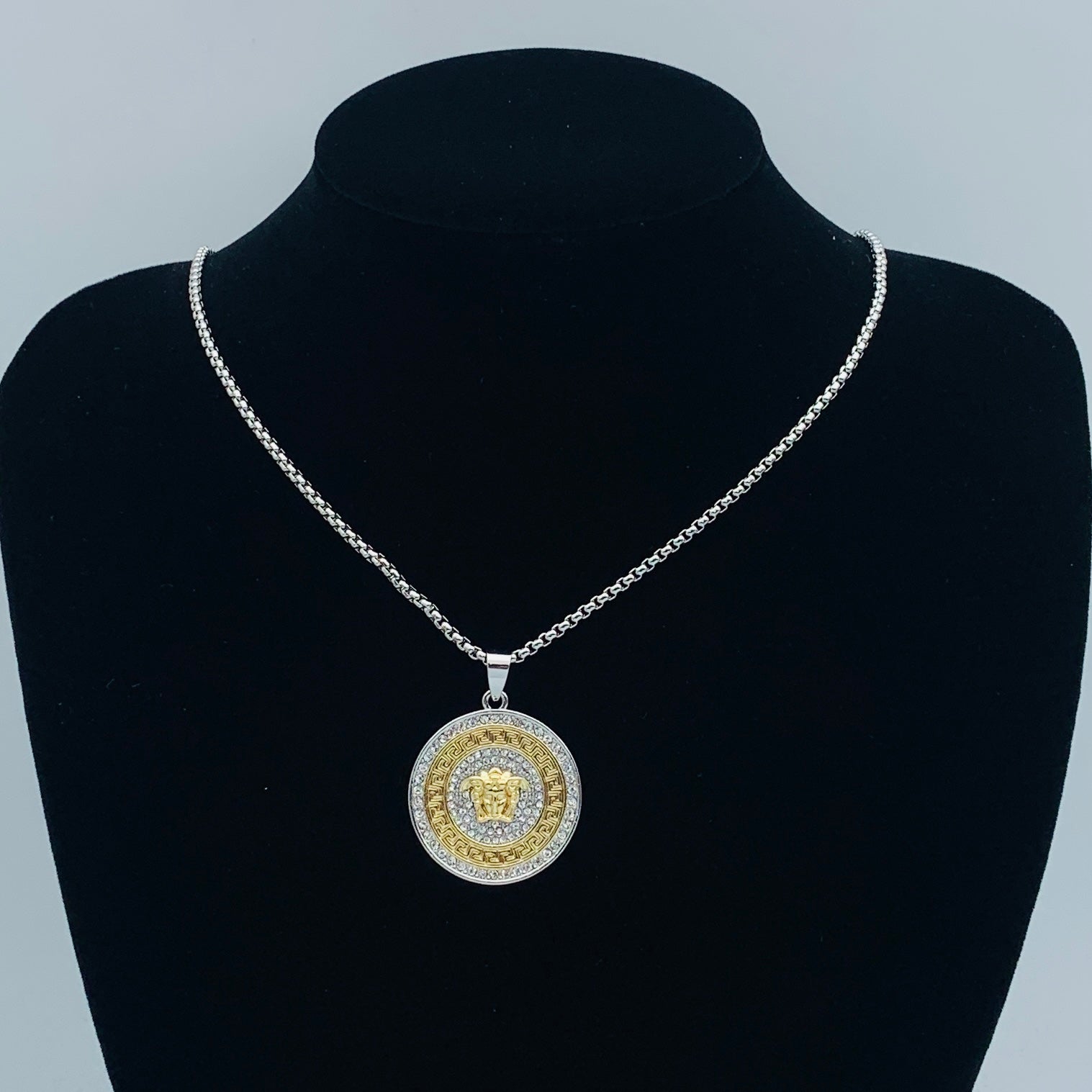 luxluxhouse Low price and high quality accessories Versace