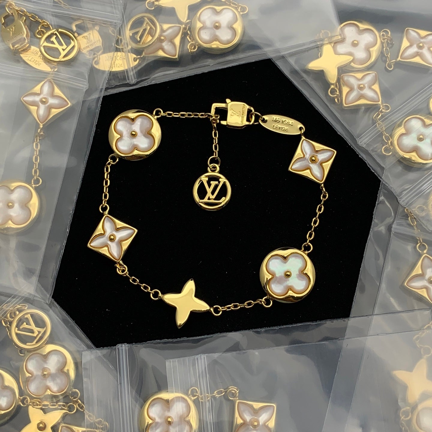 luxluxhouse Low price and high quality accessories Louis Vuitton