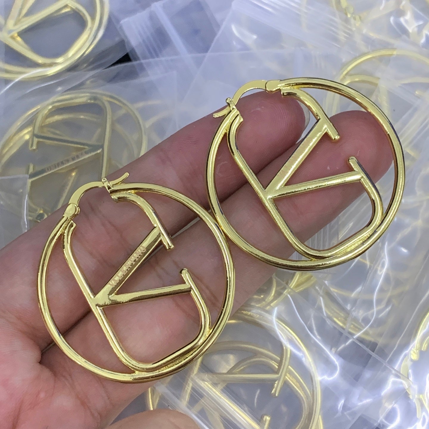 LuxluxHouse Low Price And High Quality Accessories Valentino