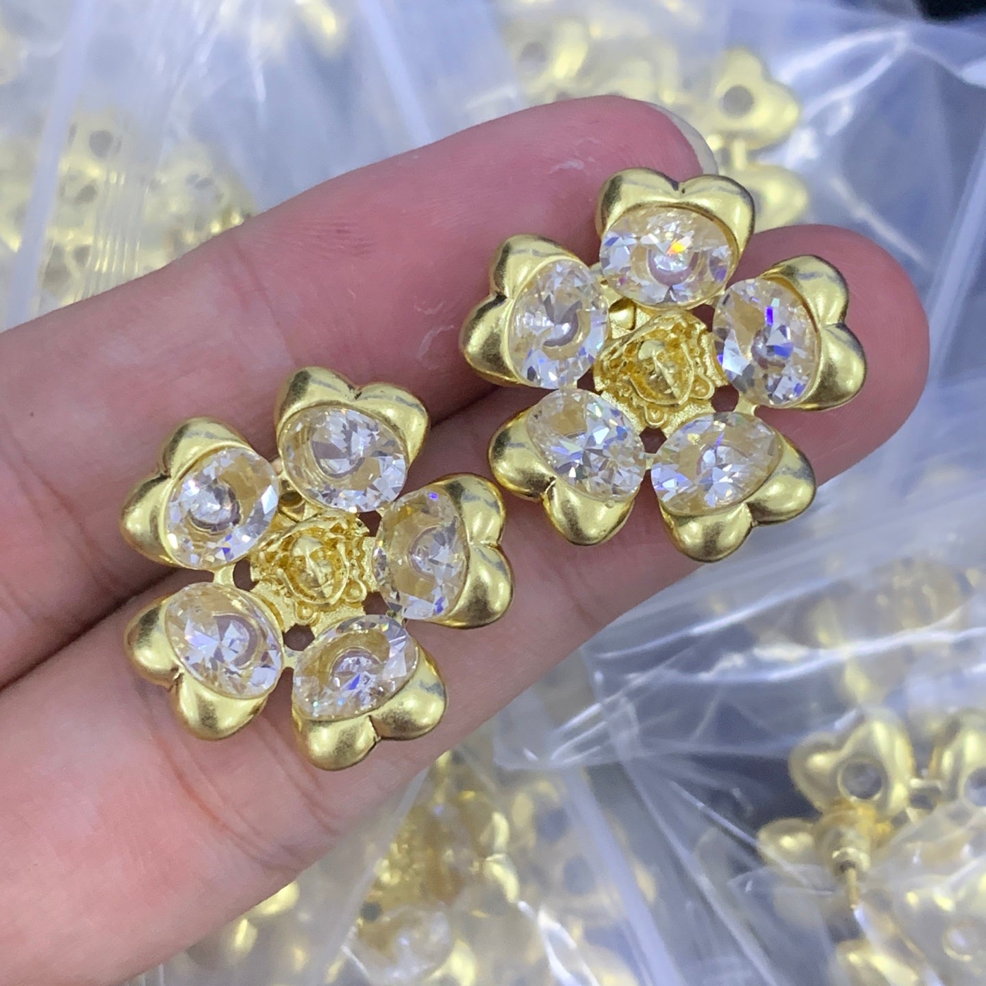 LuxluxHouse Low Price And High Quality Accessories Versace