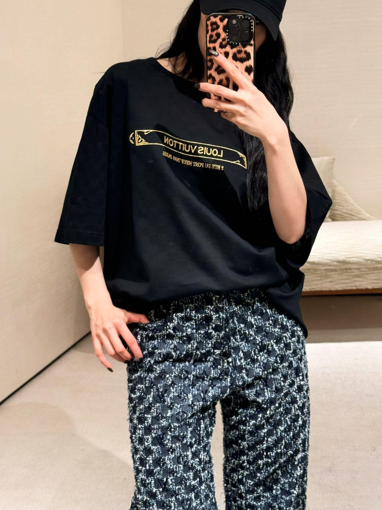 LuxluxHouse Best Quality Clothes T-shirt Louis Vuitton