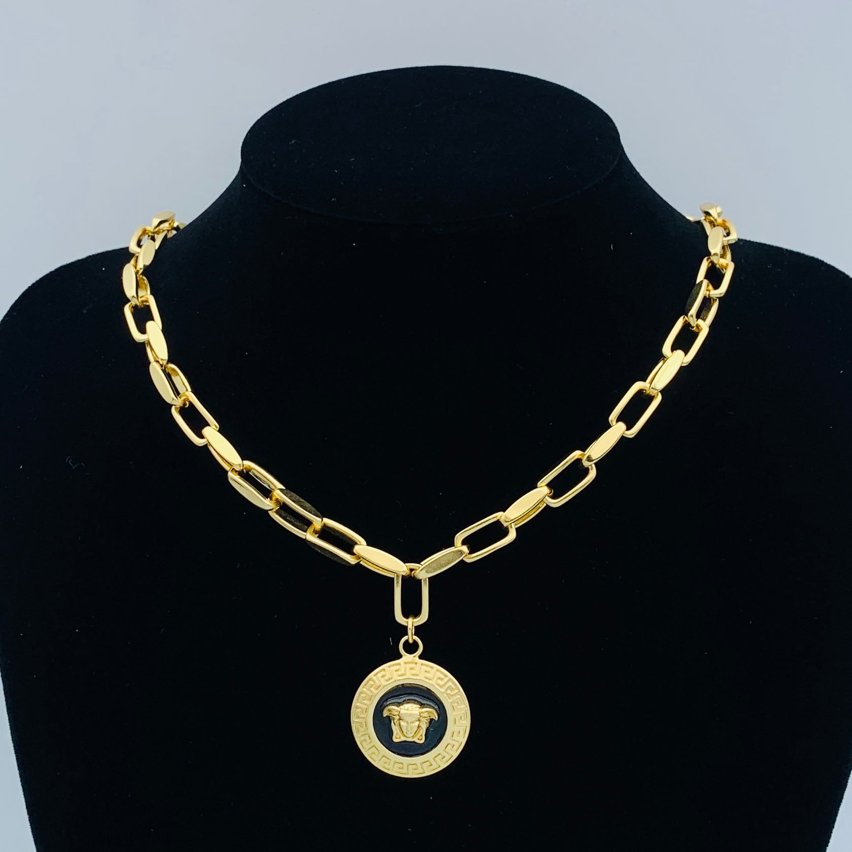 LuxluxHouse Low Price And High Quality Accessories Versace