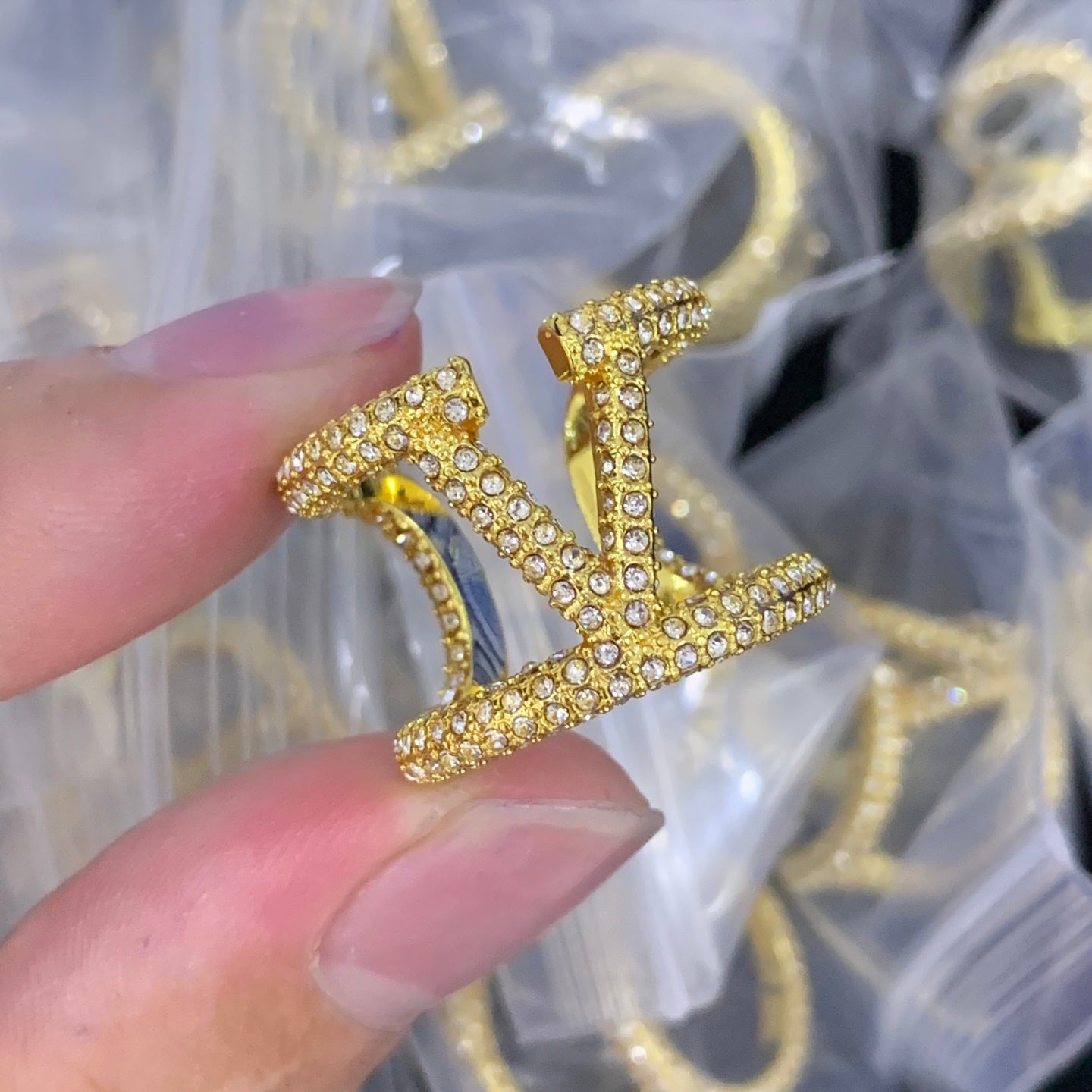 LuxluxHouse Low Price And High Quality Accessories Valentino