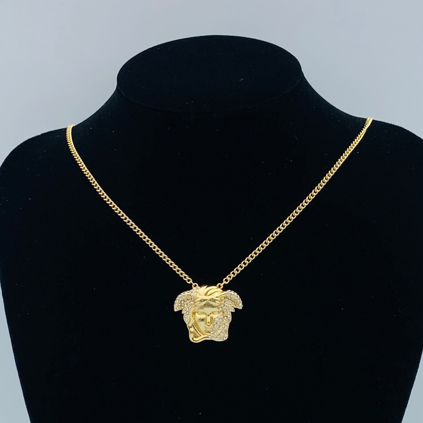 LuxluxHouse Low Price And High Quality Accessories Versace