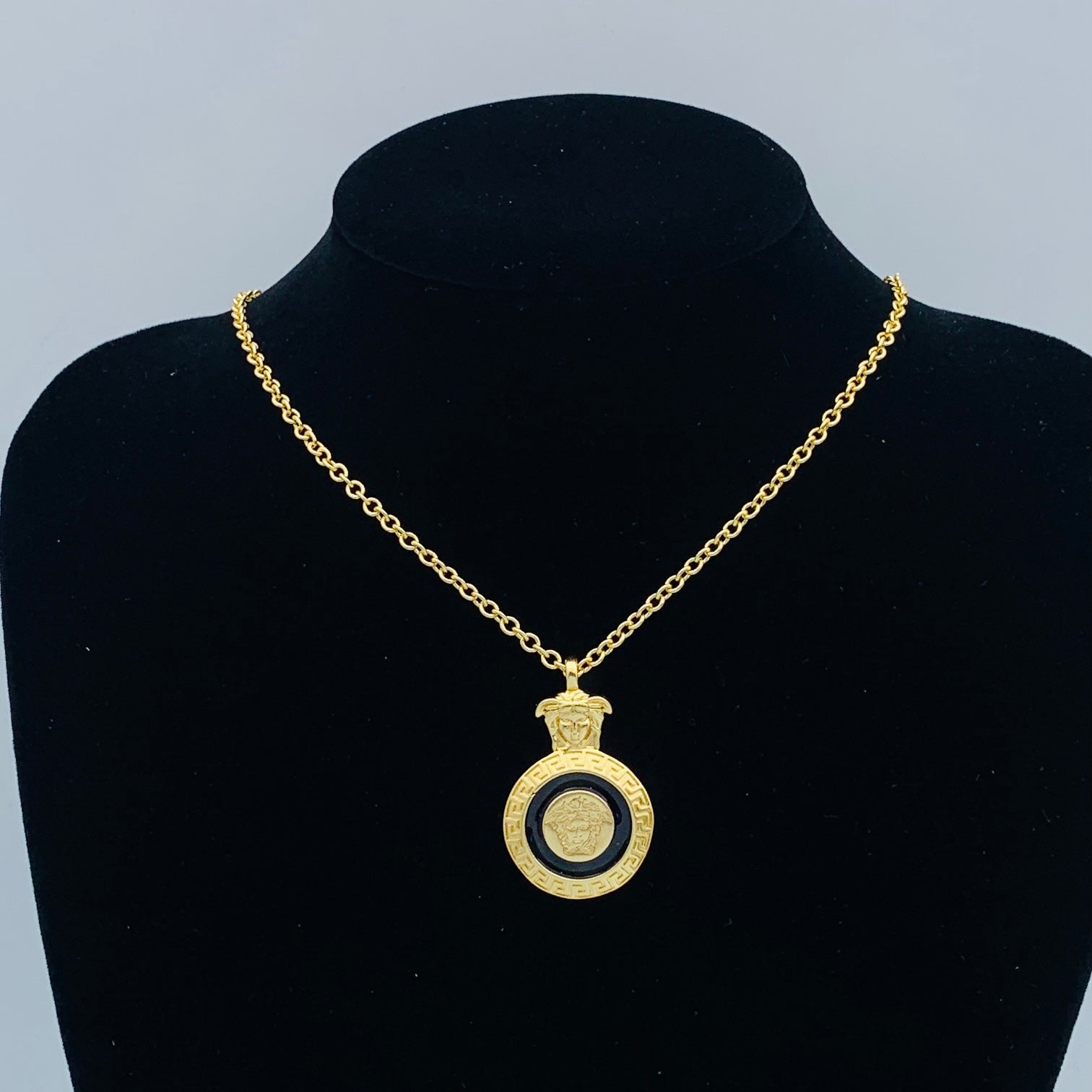 LuxluxHouse Low Price And High Quality Accessories Versace