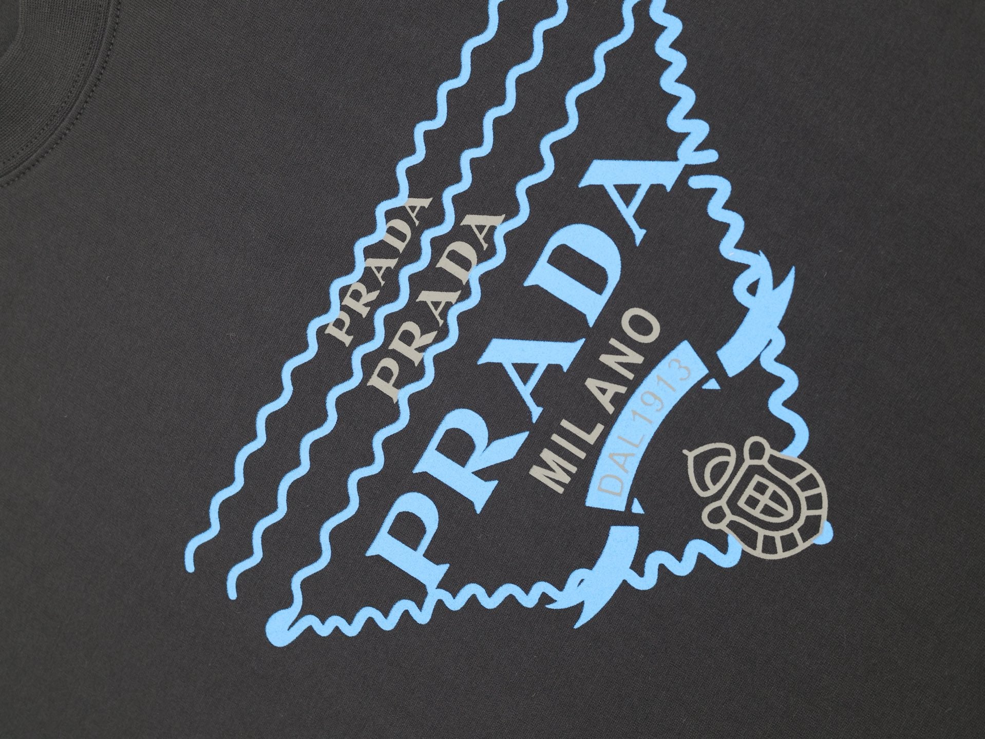 LuxluxHouse Best Quality Clothes T-shirt Prada