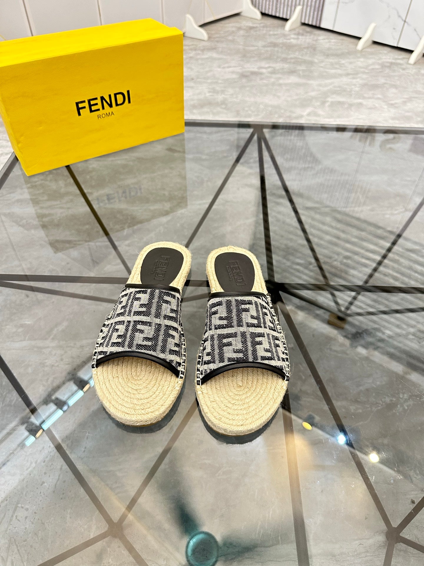 LuxluxHouse Best Quality Sandals Fendi