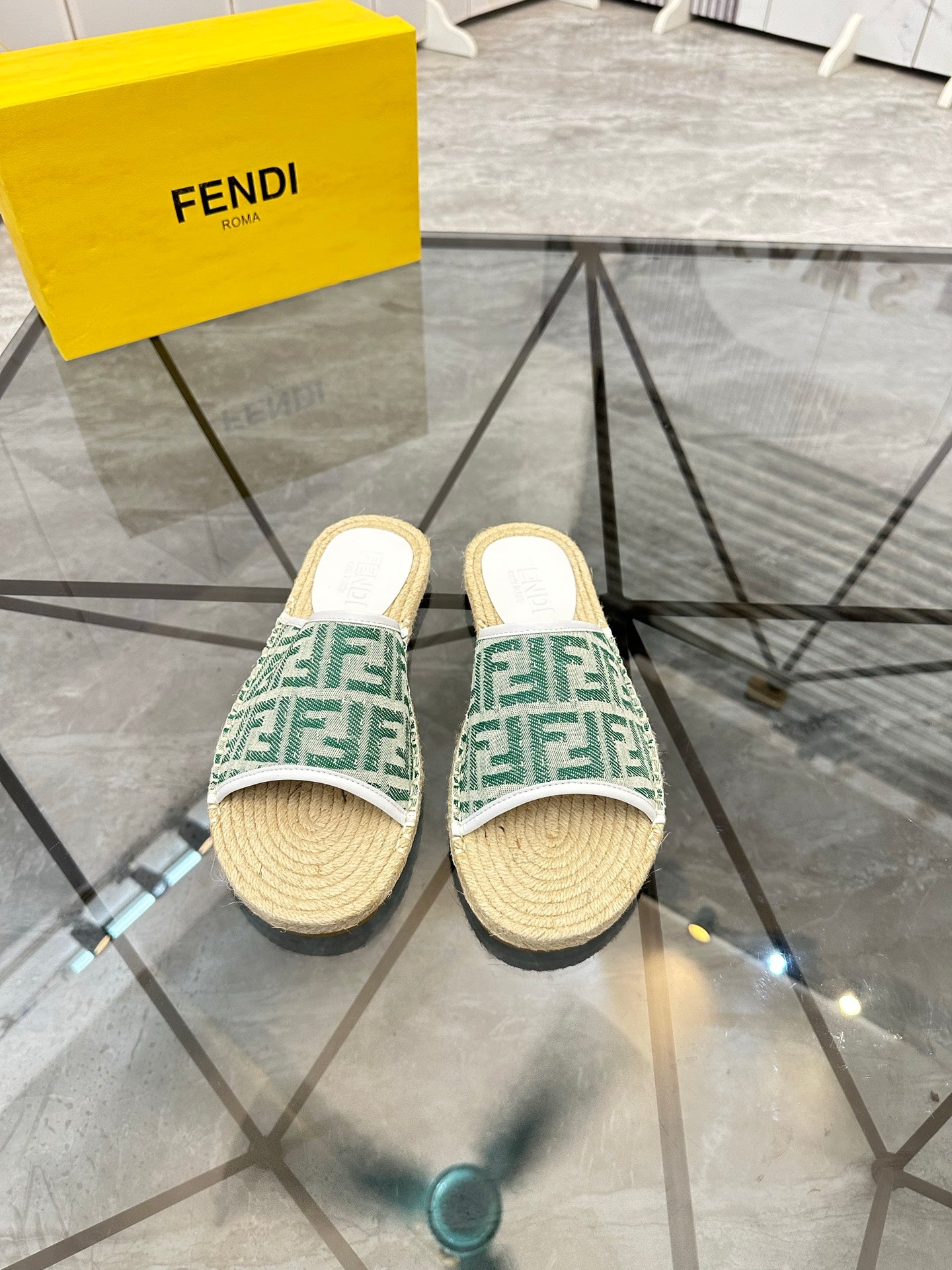 LuxluxHouse Best Quality Sandals Fendi