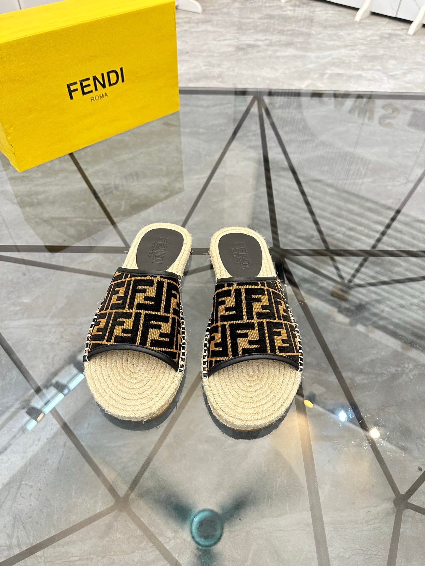 LuxluxHouse Best Quality Sandals Fendi