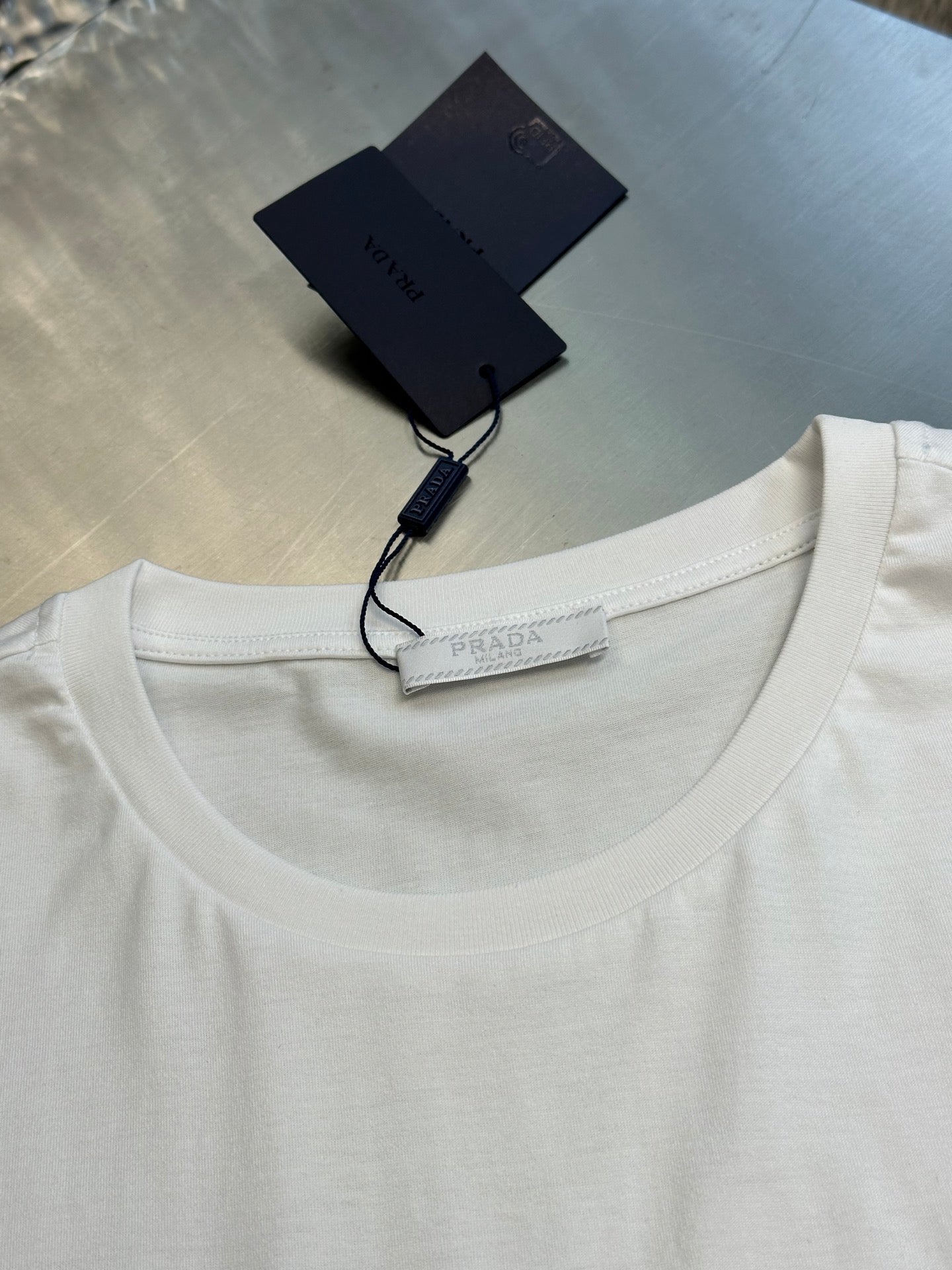 LuxluxHouse Best Quality Clothes T-shirt Prada