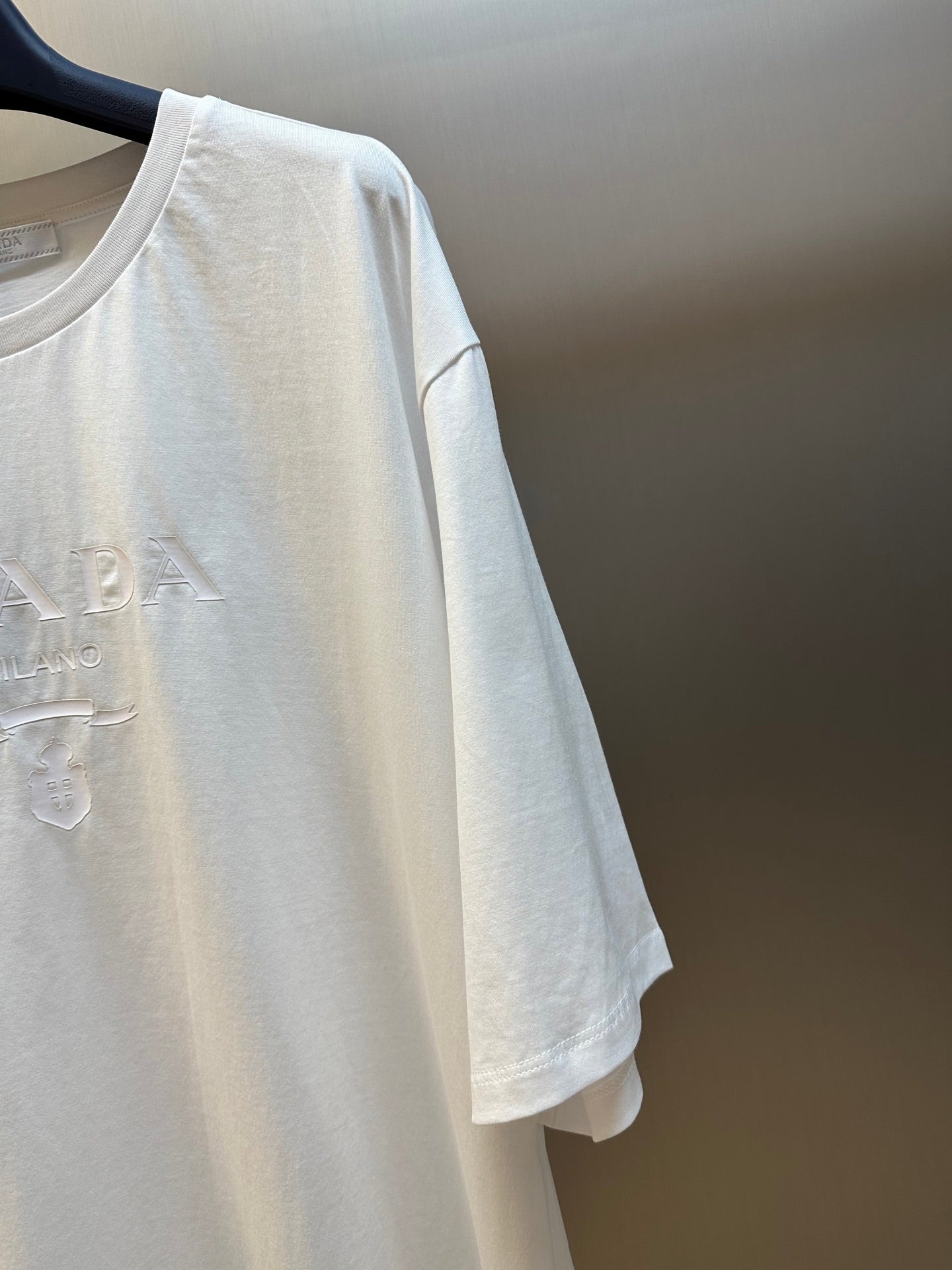 LuxluxHouse Best Quality Clothes T-shirt Prada