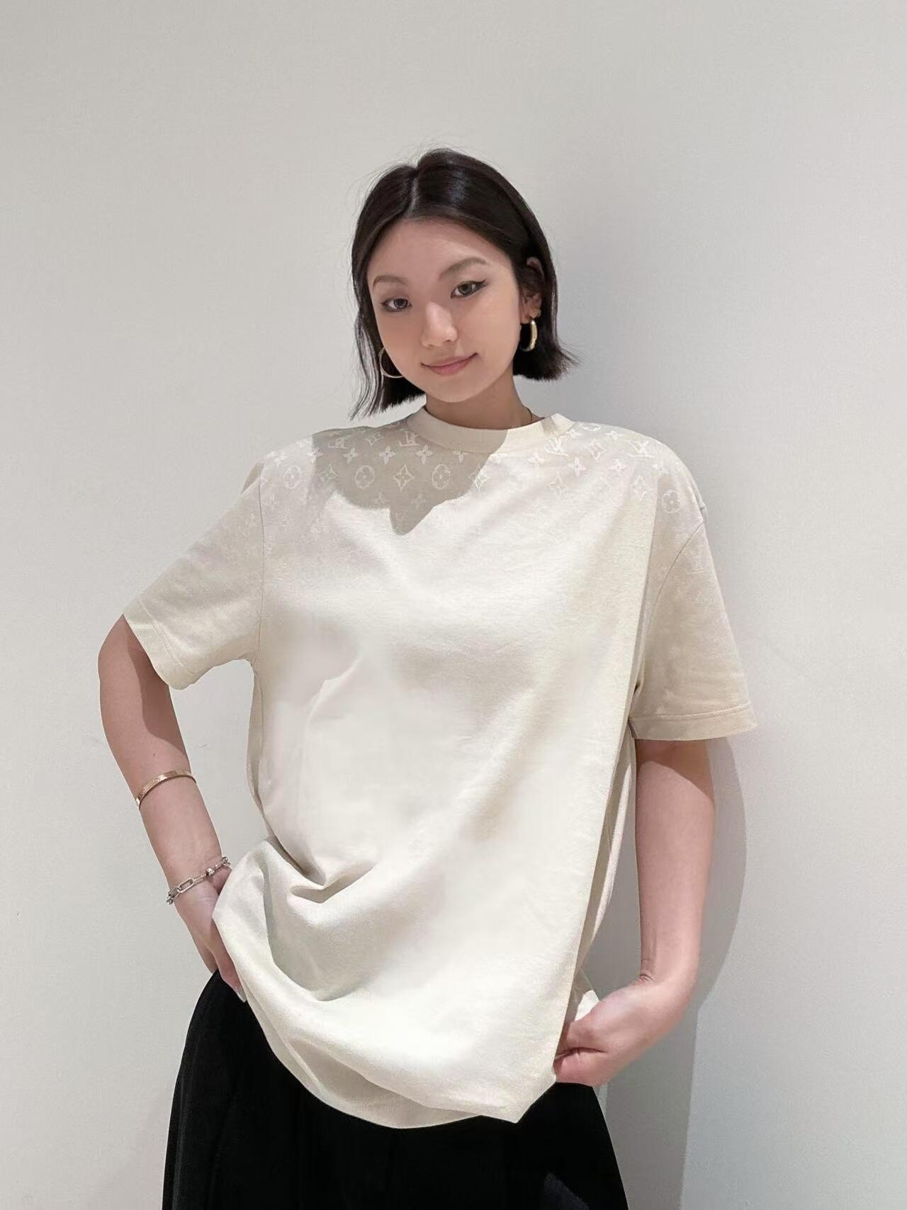 LuxluxHouse Best Quality Clothes T-shirt Louis Vuitton