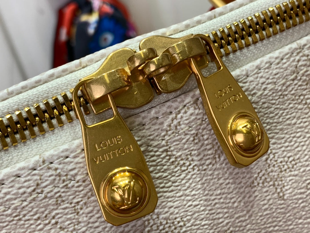 LuxluxHouse Best Quality Bags Louis Vuitton Women Men